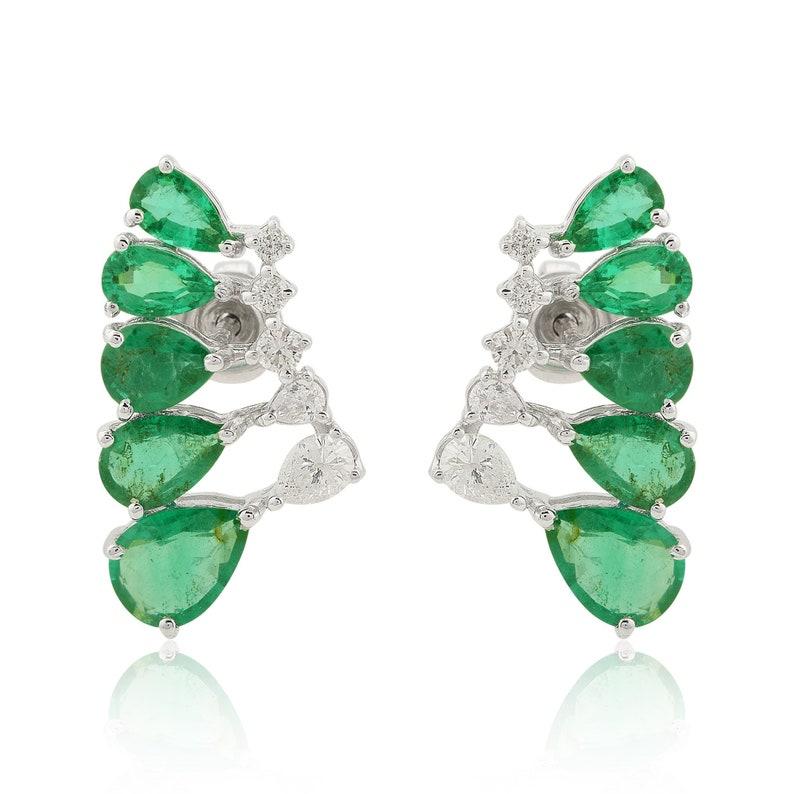 Contemporary 3.16 Carat Emerald Diamond 10 Karat Gold Stud Earrings For Sale