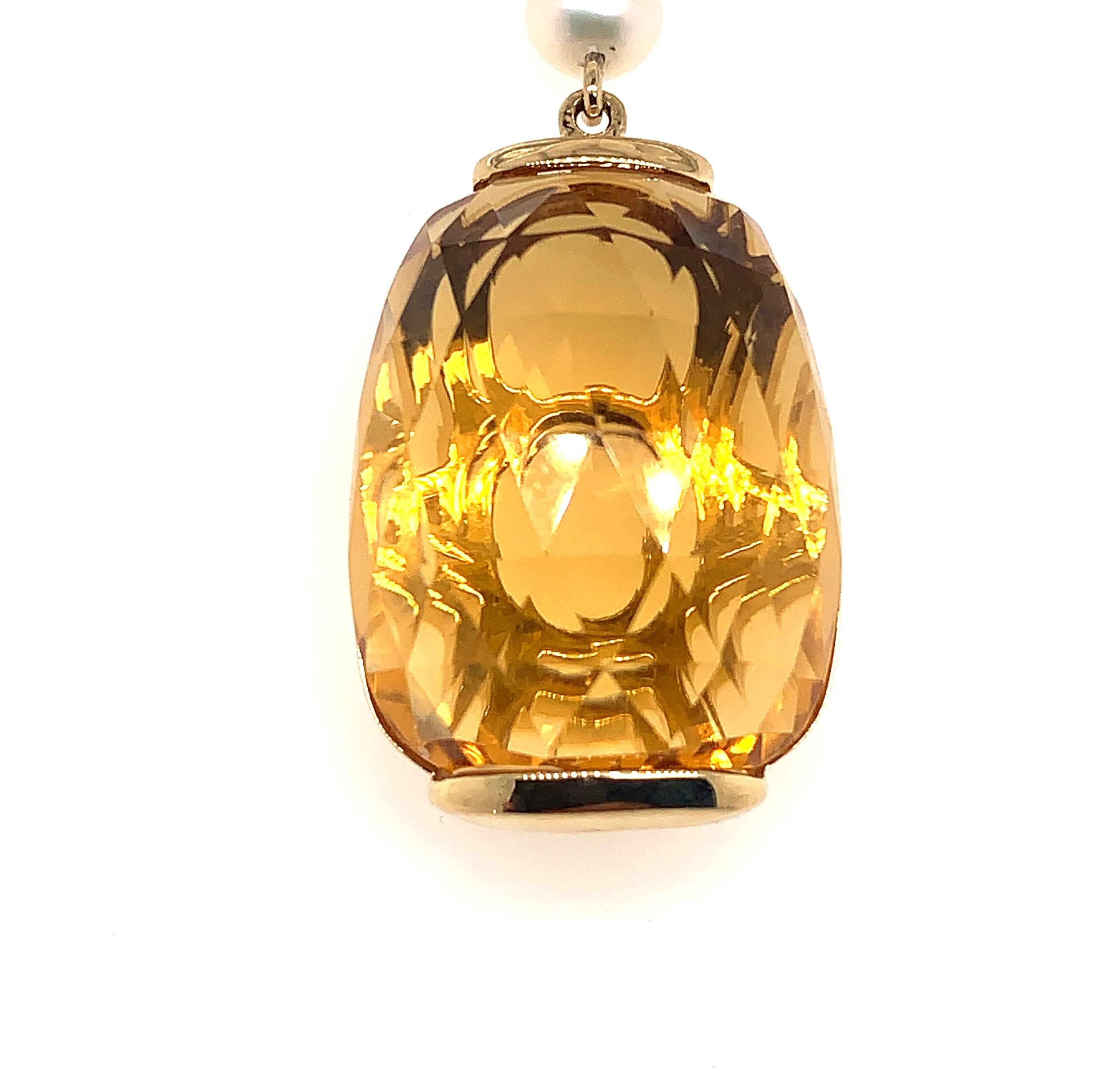 31.6 Carat Honey Quartz Earring in 18 Karat Yellow Gold with Diamonds In New Condition In Hong Kong, HK