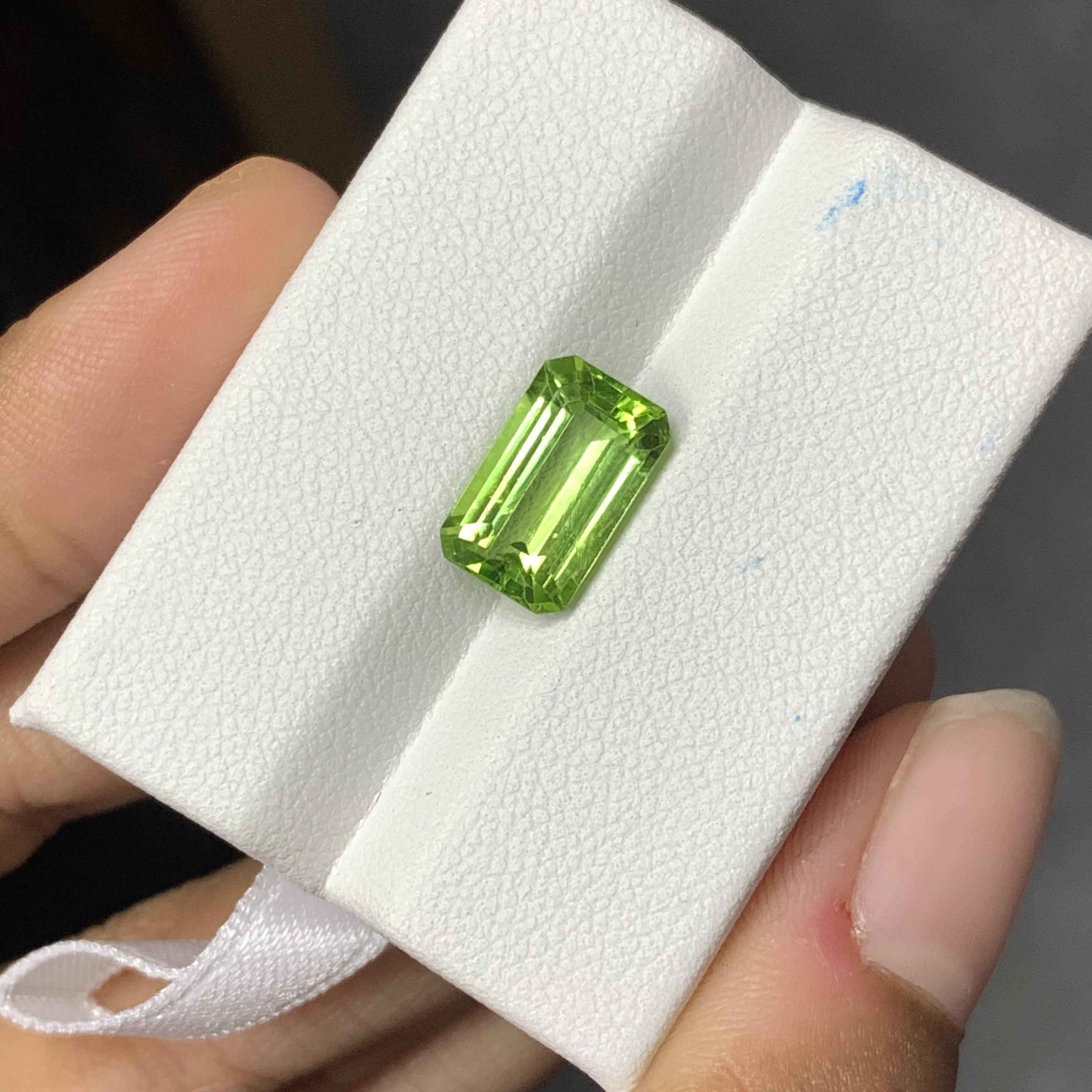 Women's or Men's 3.16 Carat Pure Green Elongated Emerald-cut Peridot Gemstone