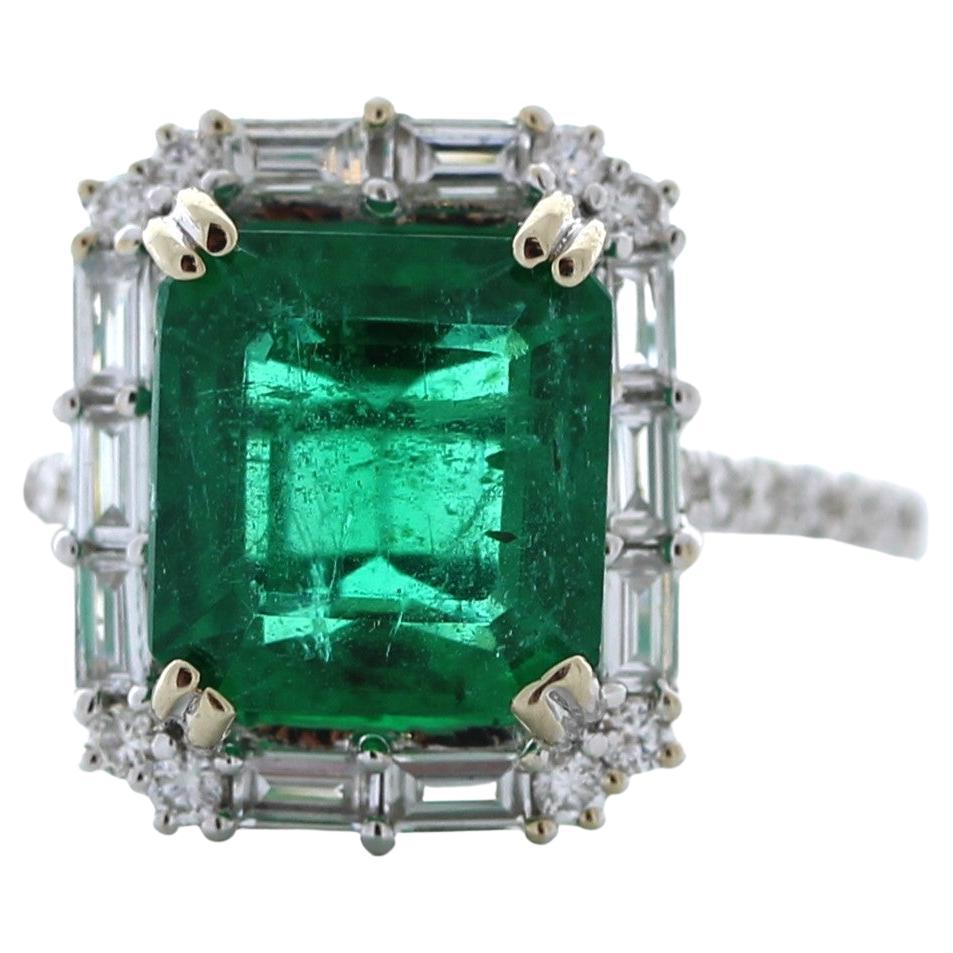 3.16 Carat Weight Green Emerald & Round Diamond Fashion Ring in 18k White Gold For Sale