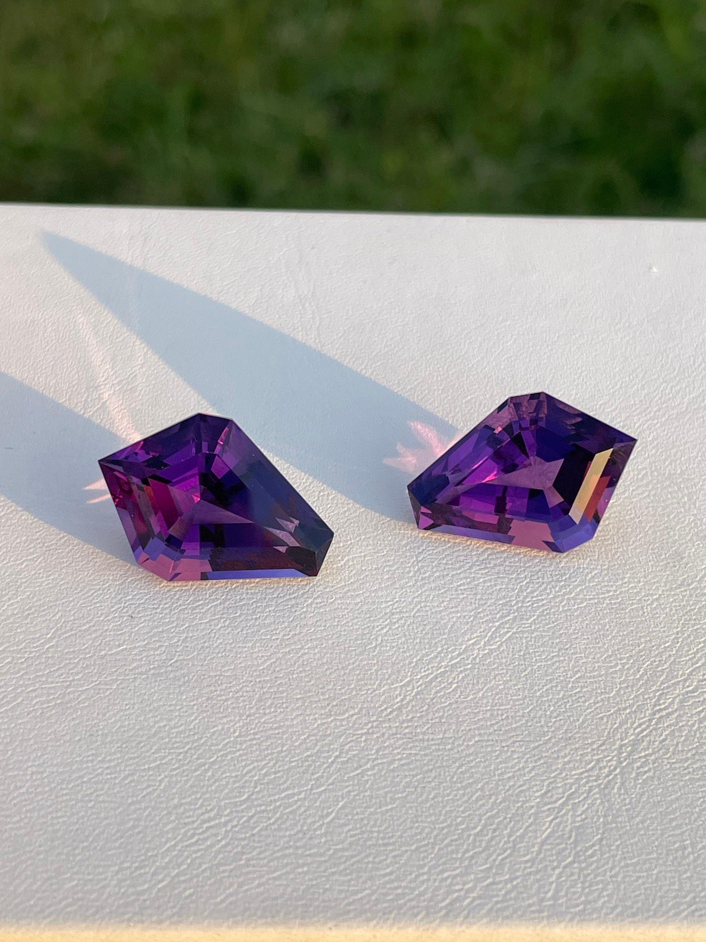 31.61ct Natural pair Amethyst Brazil Beauty cut design ready for earring  In New Condition For Sale In bangkok, TH