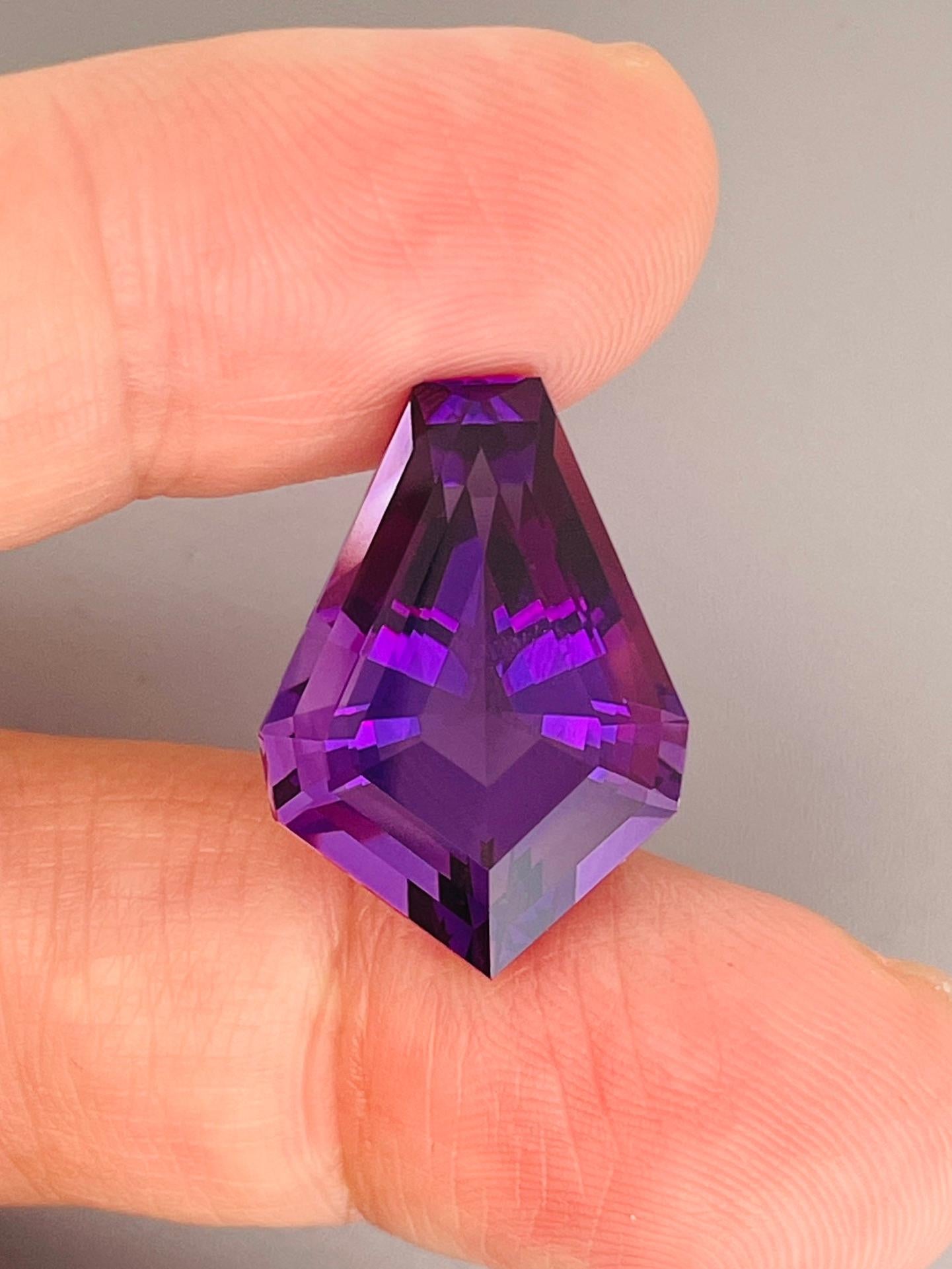 31.61ct Natural pair Amethyst Brazil Beauty cut design ready for earring  For Sale 1