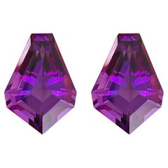 Paire d'améthystes naturelles du Brésil de 31,61 carats, coupe de beauté, prêtes à être boucles d'oreilles 