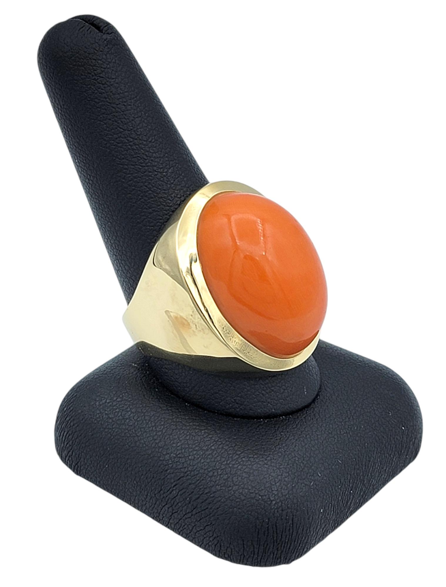 31.68 Karat Oval Cabochon Rot Italienischer Koralle Cocktail-Ring 14 Karat Gelbgold im Angebot 6