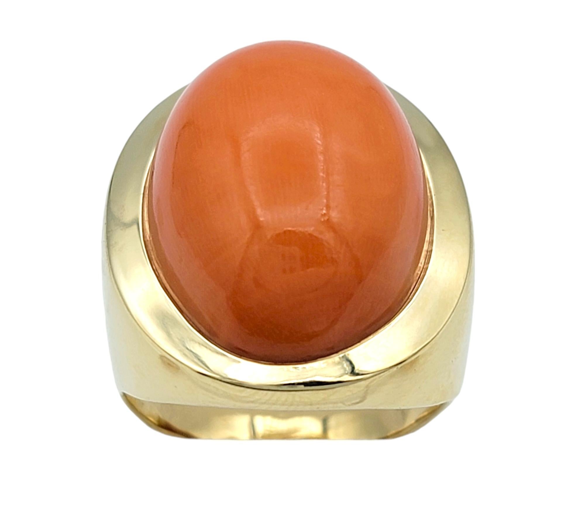 31.68 Karat Oval Cabochon Rot Italienischer Koralle Cocktail-Ring 14 Karat Gelbgold im Zustand „Gut“ im Angebot in Scottsdale, AZ