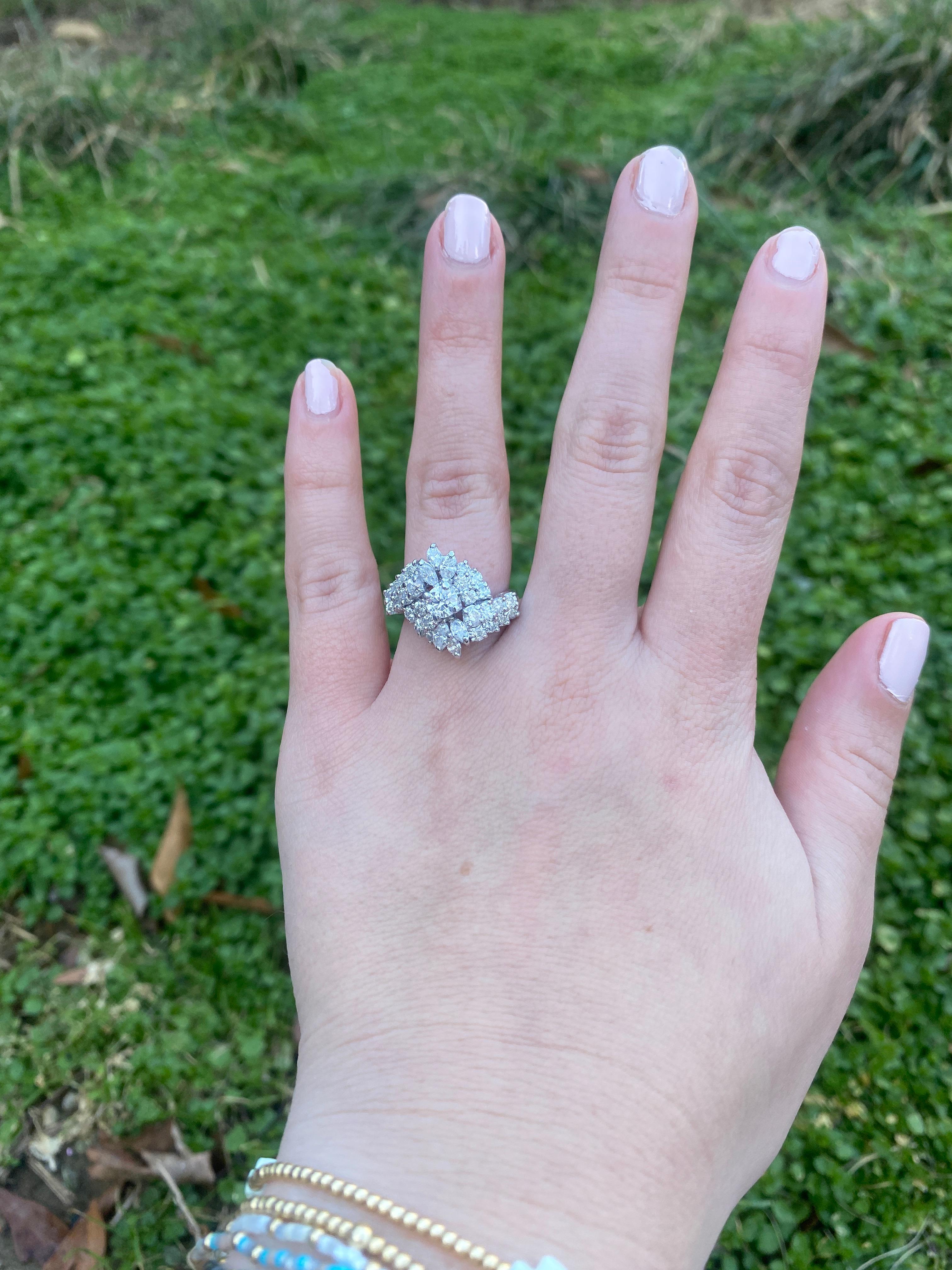 3,16 Karat Diamant-Cluster-Ring, Platin 100 IRID, Ring Größe 6,5 im Angebot 1