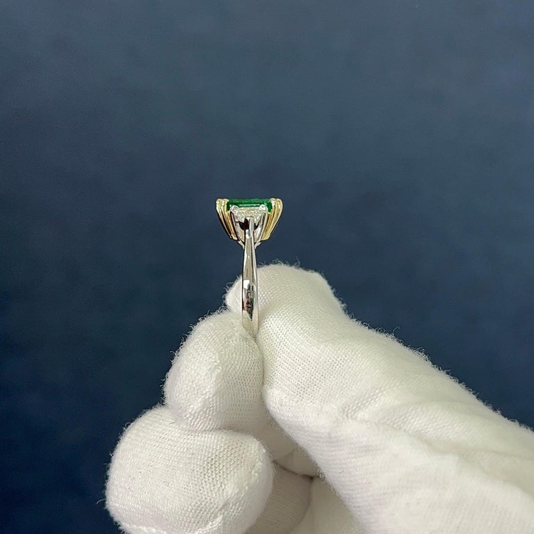 3.17 Carat Fine Emerald Vivid Green & Shield Side Stones Platinum & 18K  In New Condition For Sale In New York, NY