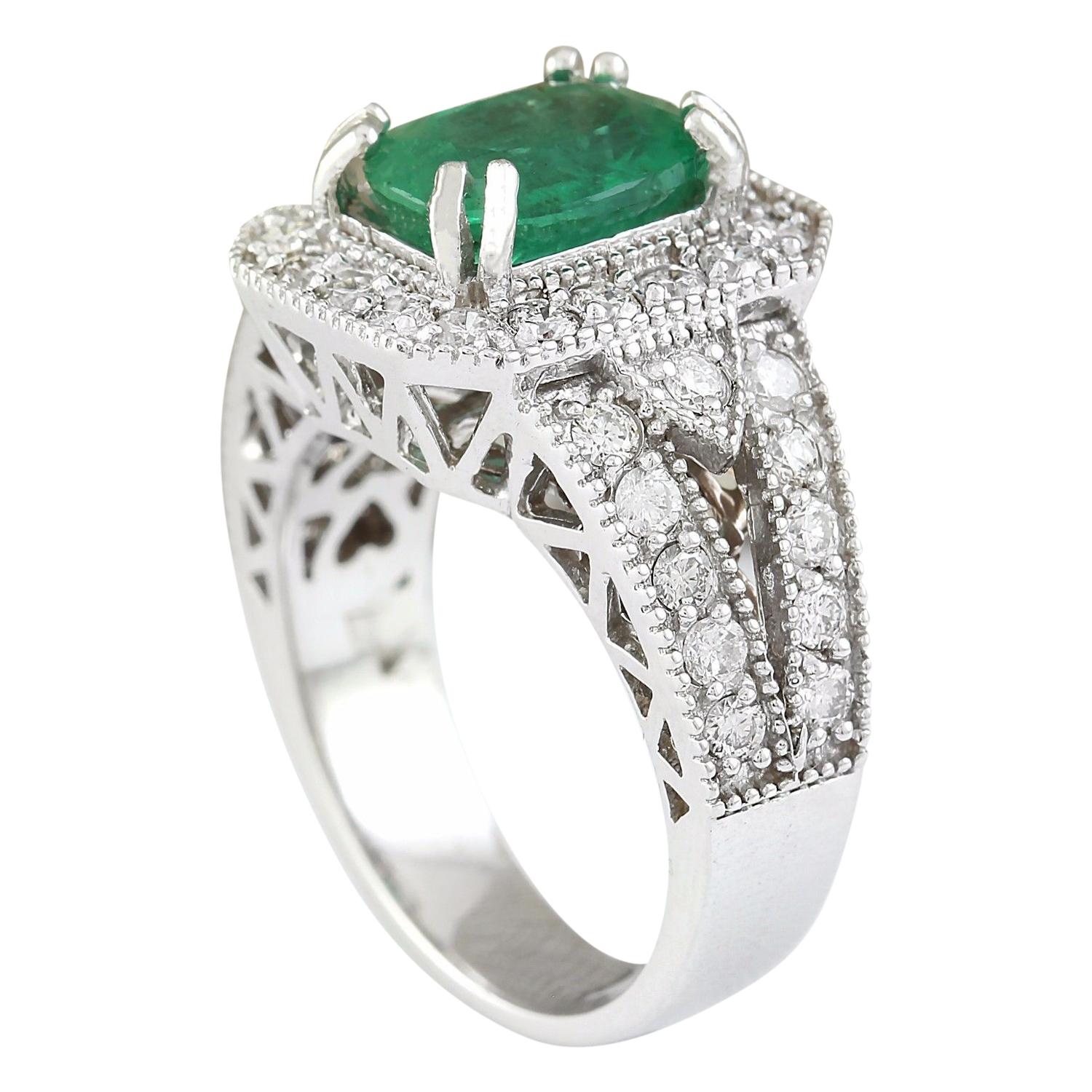 Emerald Diamond Ring In 14 Karat Solid White Gold In New Condition For Sale In Manhattan Beach, CA