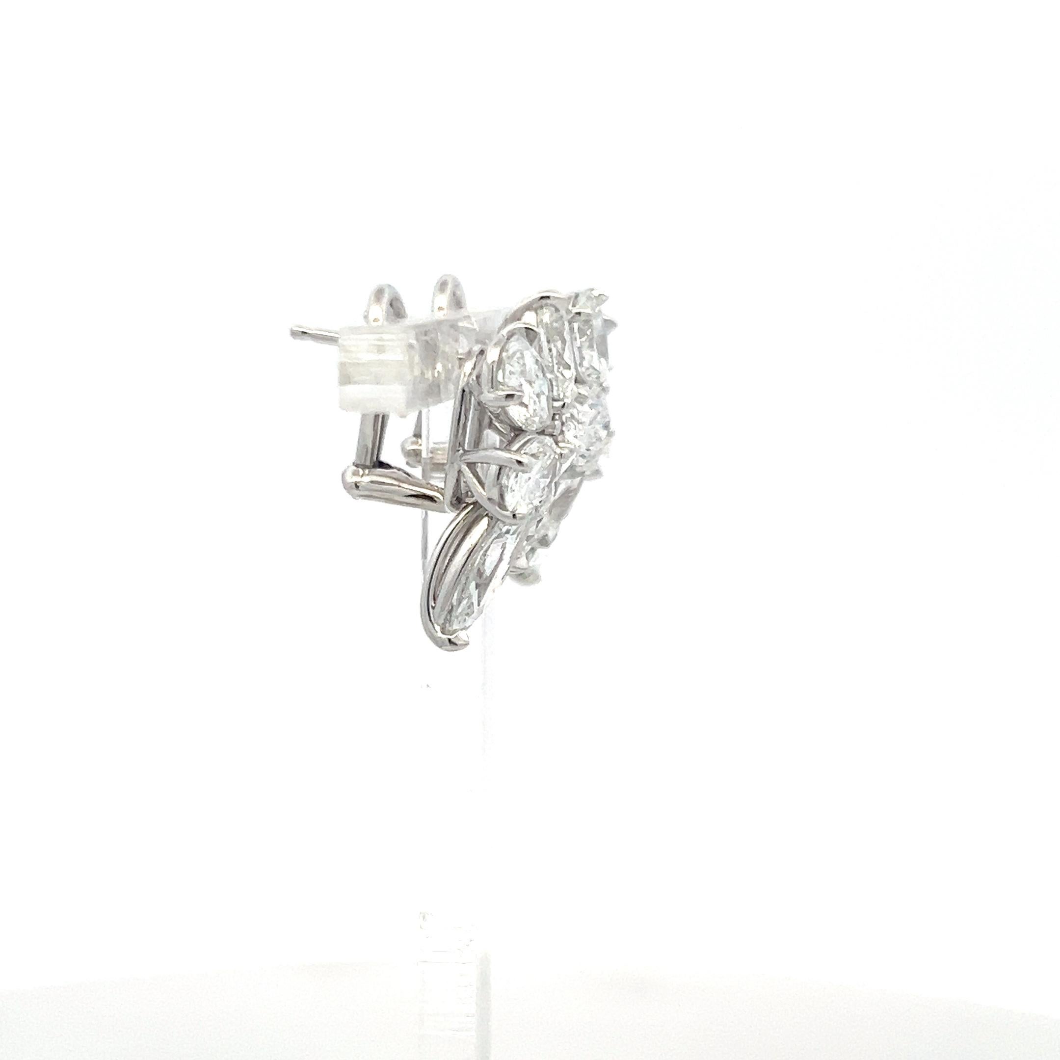 Titolo:
Orecchini a grappolo in platino bianco con diamanti di forma ovale da 3,17 carati E-D SI1-SI2
Stile:
Cluster
Metallo:
Platino bianco
Gemma 1:
Diamante da 0,51 carati
Numero di pietre:
1
Colore:
E
Chiarezza:
SI1
Forma:
Forma ovale
GIA:
DIAM