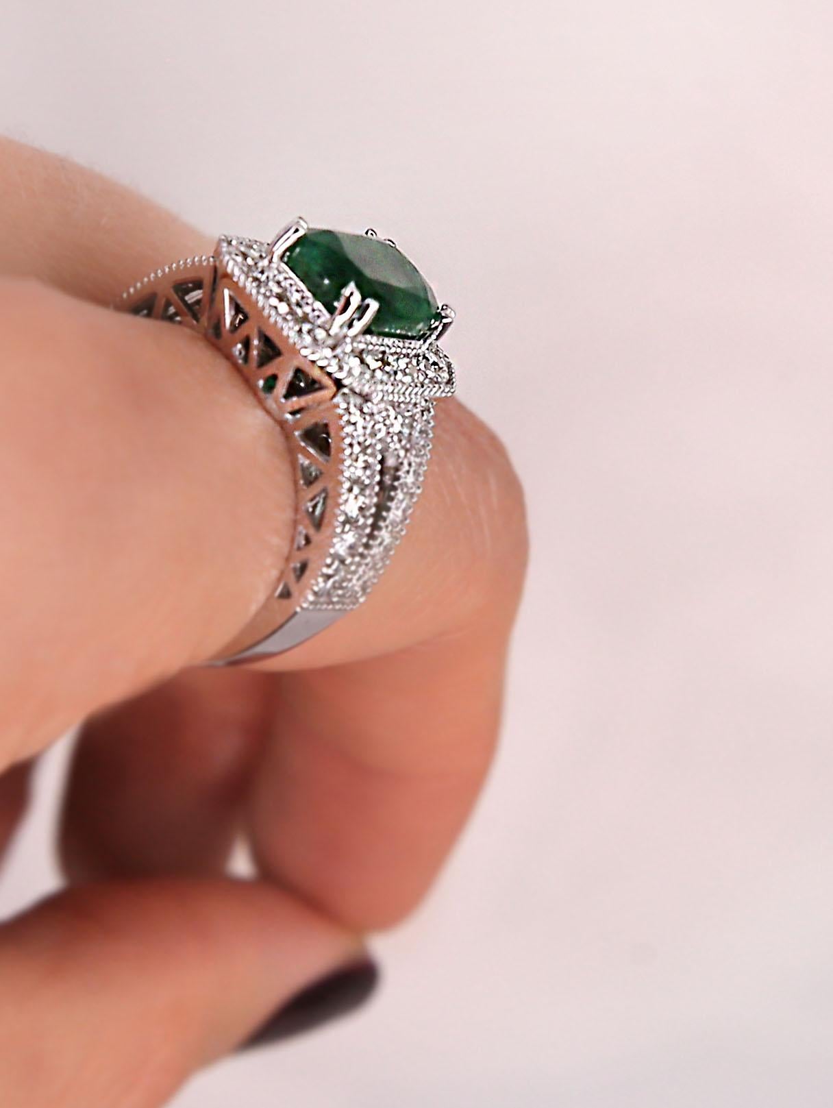 Item Type: Ring

Item Style: Engagement

Material: 18K White Gold

Mainstone: Emerald

Stone Color: Green

Stone Weight: 2.17 Carat

Stone Shape: Oval
Stone Quantity: 1

Stone Dimensions: 9.14x7.32 mm

Stone Creation Method: Natural

Stone Treatment