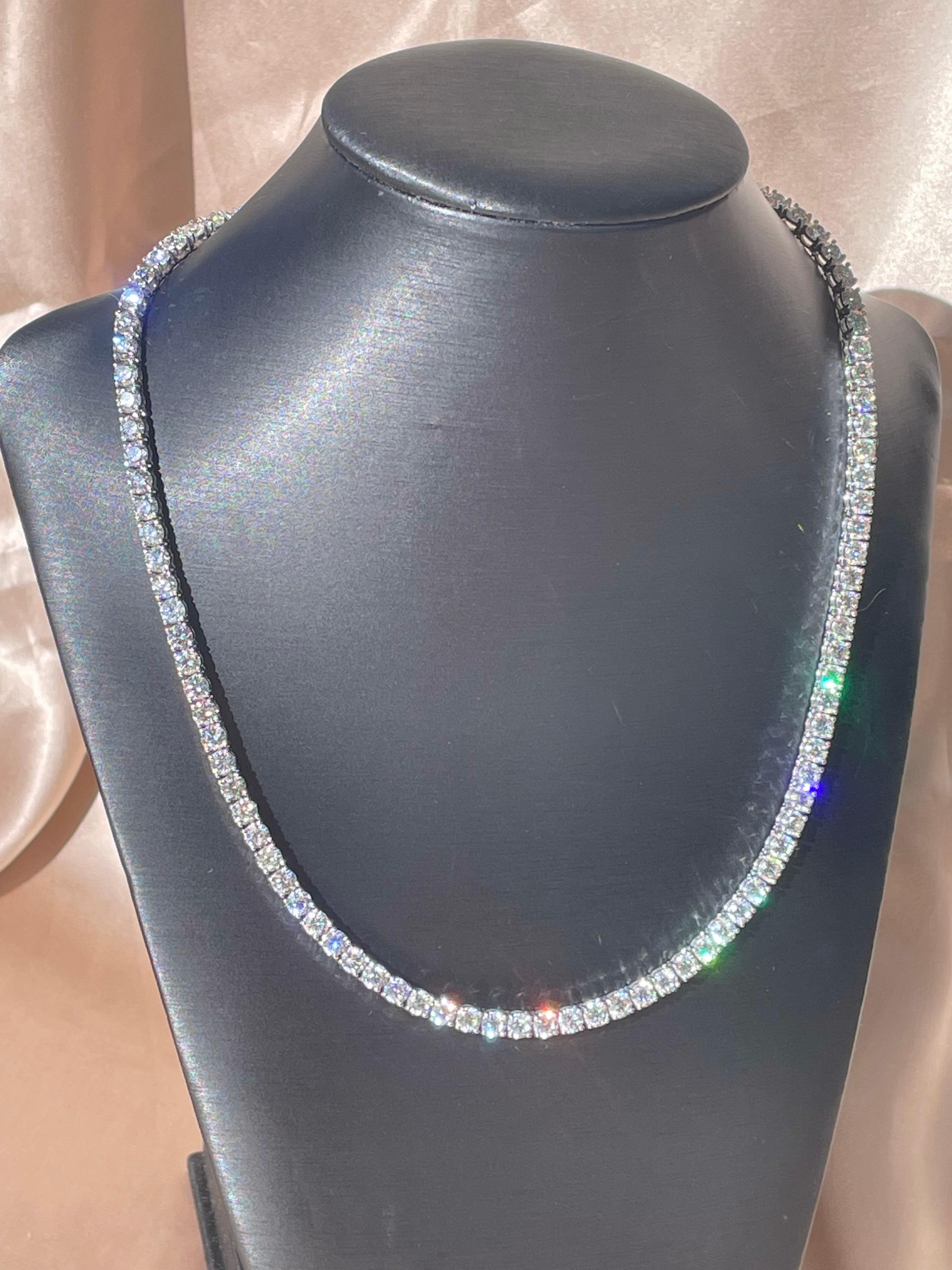 31.77 TCW Runde natürliche Diamant-Tennis-Halskette aus 18k Weißgold  für Damen oder Herren im Angebot