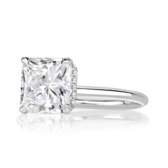 Anello di fidanzamento con diamanti a taglio radiante da 3.17 carati