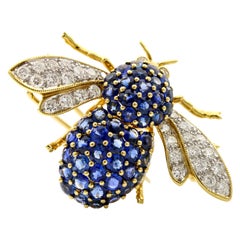 3.18 Carat 18 Karat Yellow Gold Sapphire Diamond Bee Brooch