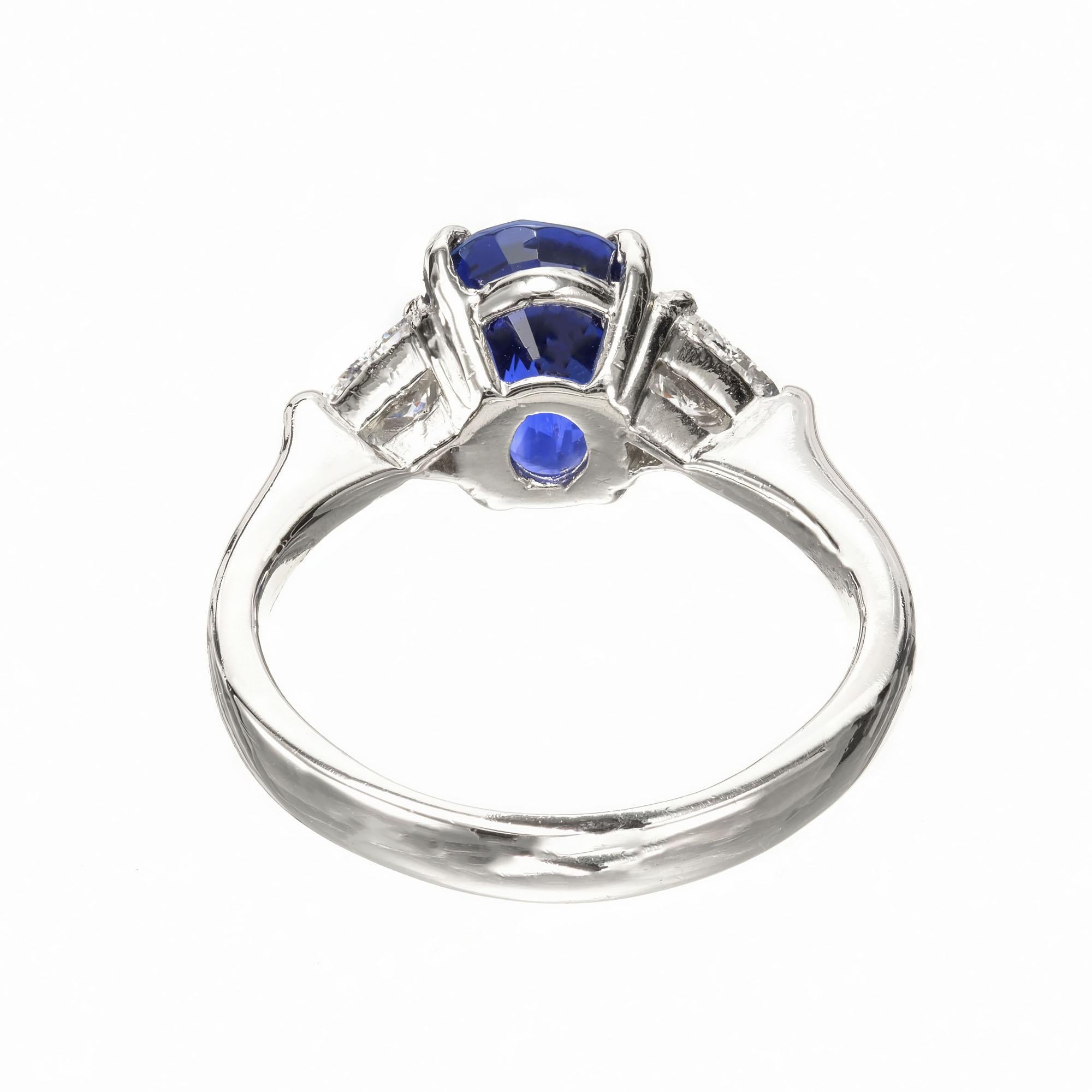 3.18 Carat Blue Sapphire Diamond Platinum Three-Stone Engagement Ring In Excellent Condition For Sale In Stamford, CT