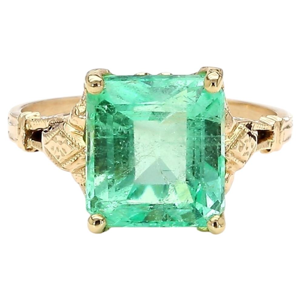 Anello in oro 14K vintage con smeraldo verde chiaro da 3,18 carati