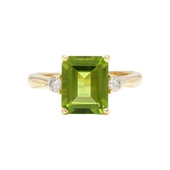 Antique 3.18 Carat Natural Peridot and Diamond 14k Solid Yellow Gold Ring