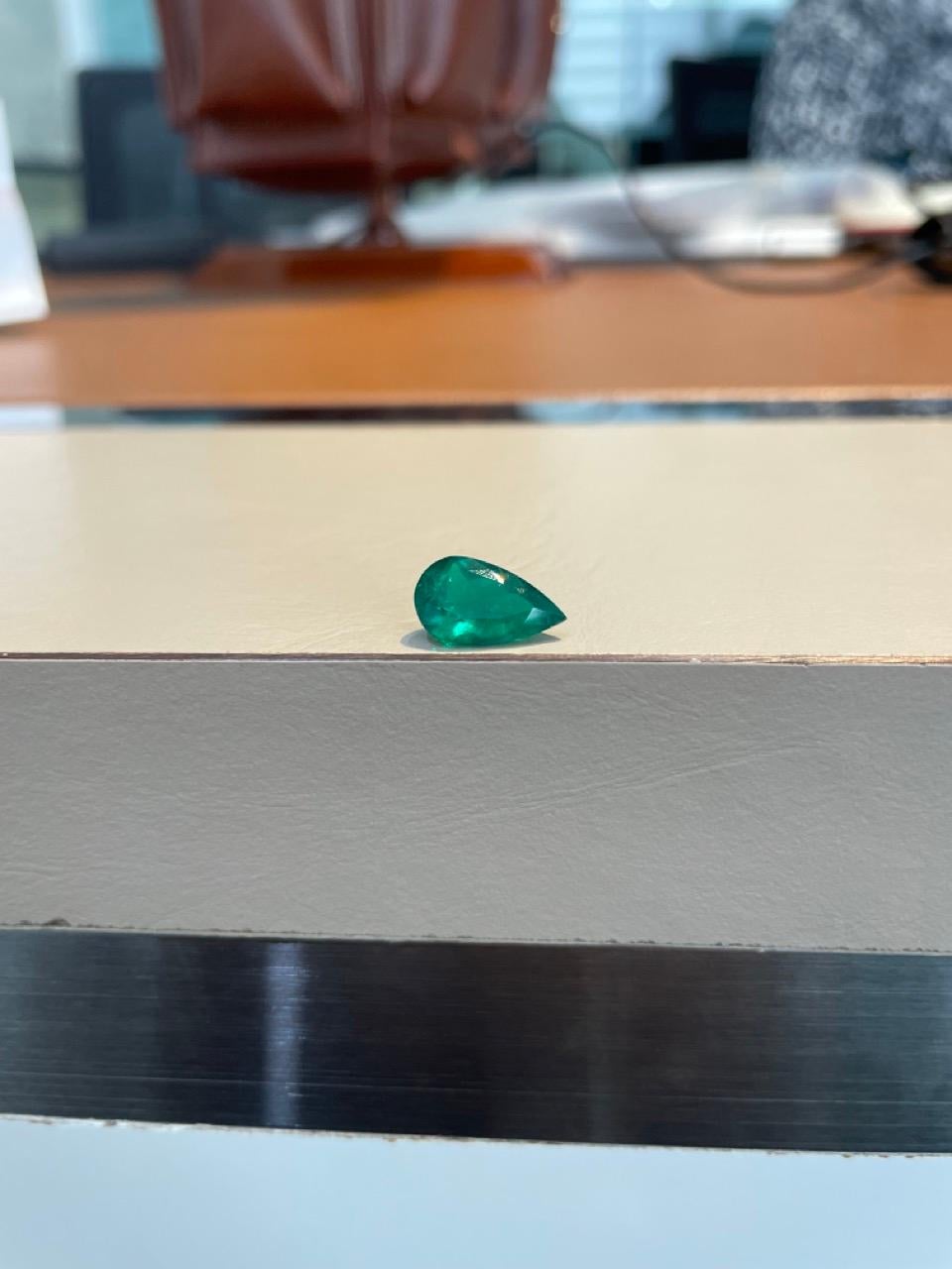 3.18 Carat Pear Shape GRS Certified Muzo In Excellent Condition For Sale In Hong Kong, HK