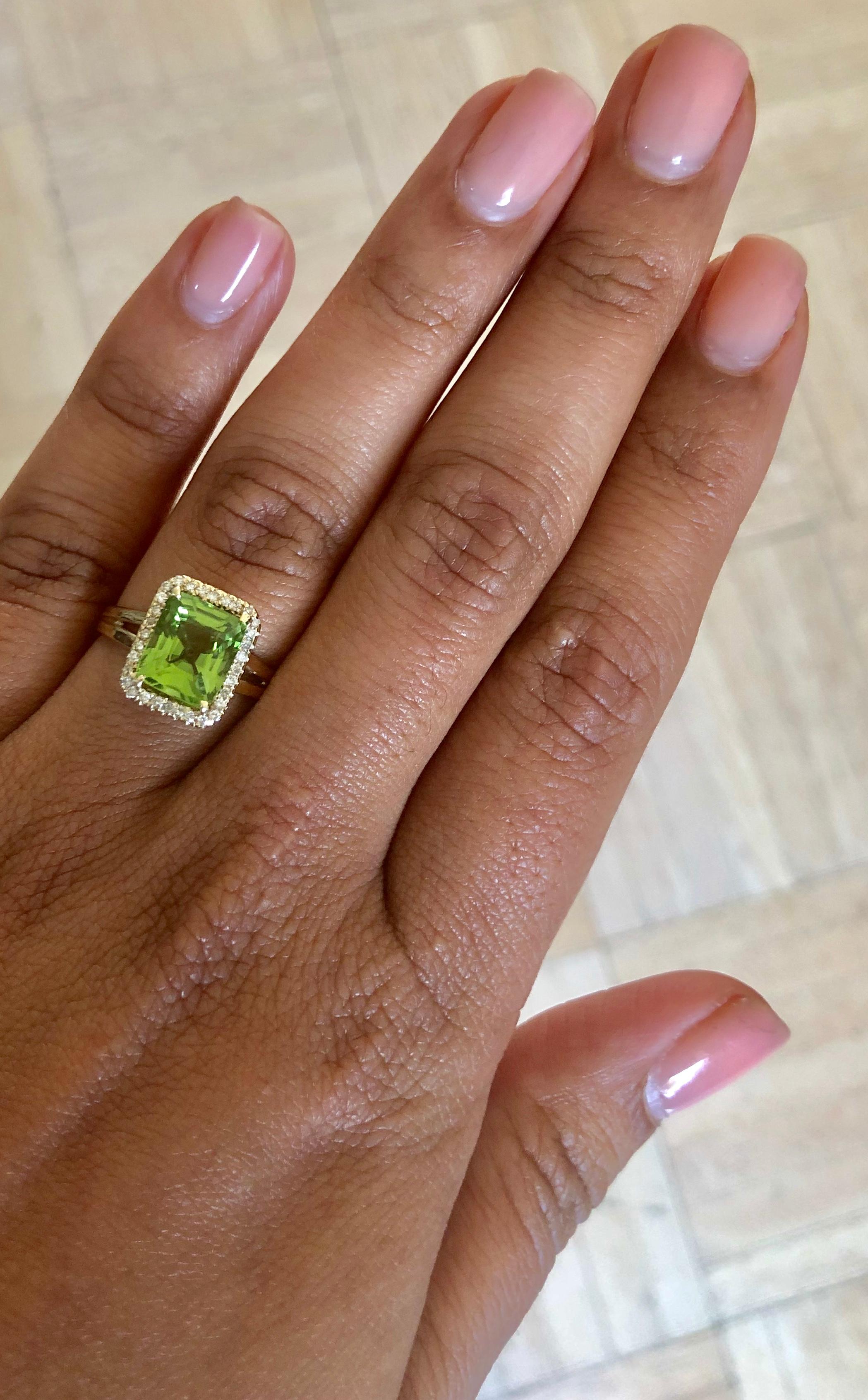 3,18 Karat Peridot-Diamant-Ring aus 14 Karat Gelbgold im Zustand „Neu“ in Los Angeles, CA