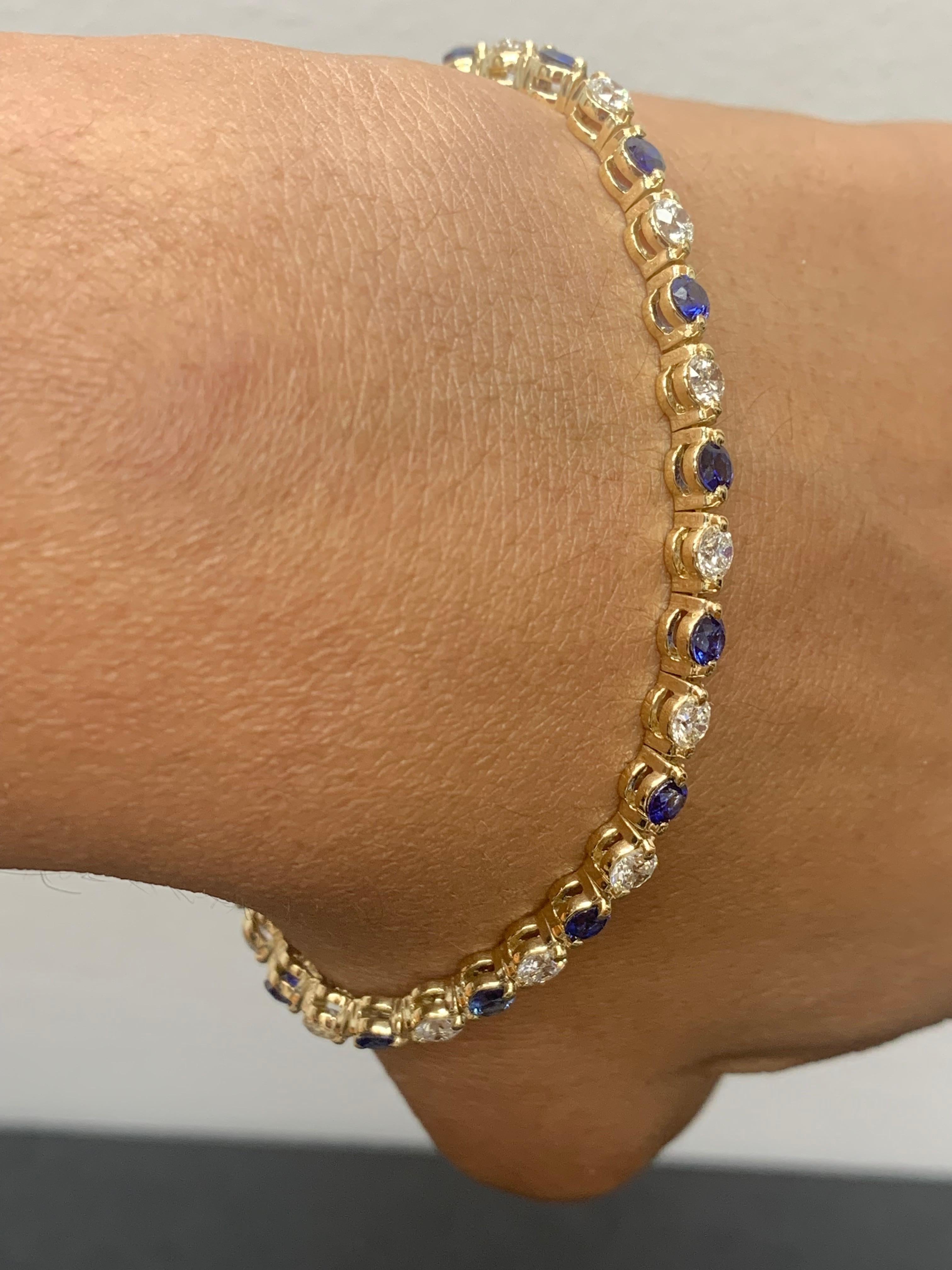 Taille ronde Bracelet en or jaune 14 carats avec saphirs bleus ronds de 3,18 carats et diamants en vente