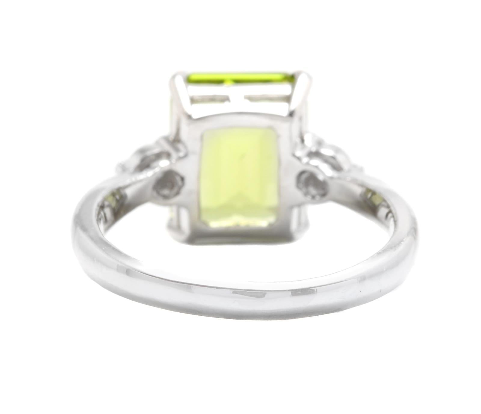 3.18 Carats Natural Peridot and Diamond 14k Solid White Gold Ring In New Condition For Sale In Los Angeles, CA