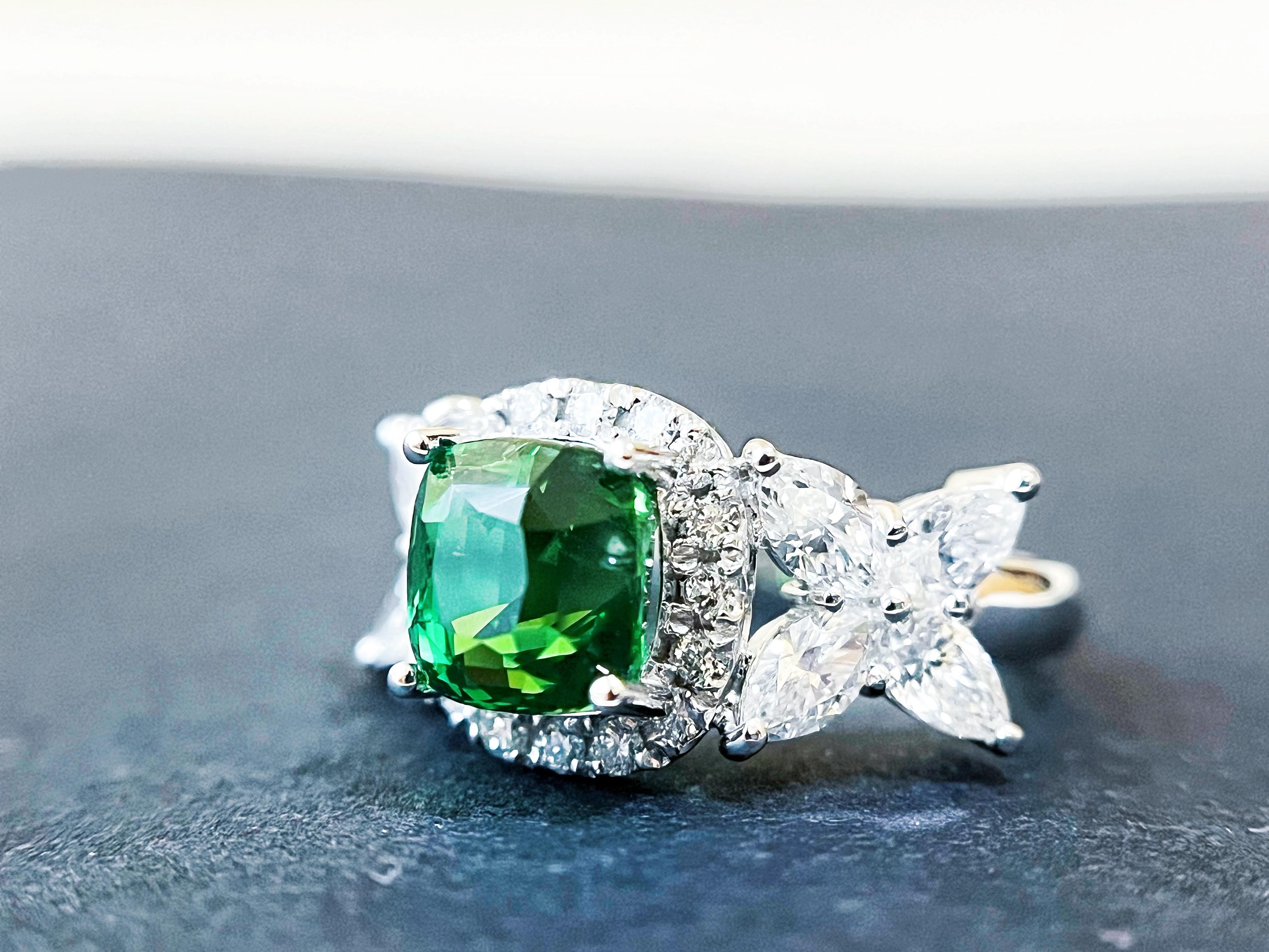 3,18 carati di tsavorite naturale certificata, di colore verde intenso e quasi pulita, Anello in oro 18 carati in vendita 11