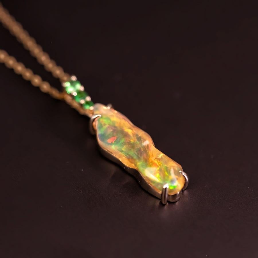 3.18 ct Fire Opal, Tsavorite Pendant Necklace 18K Yellow Gold In New Condition For Sale In Suwanee, GA