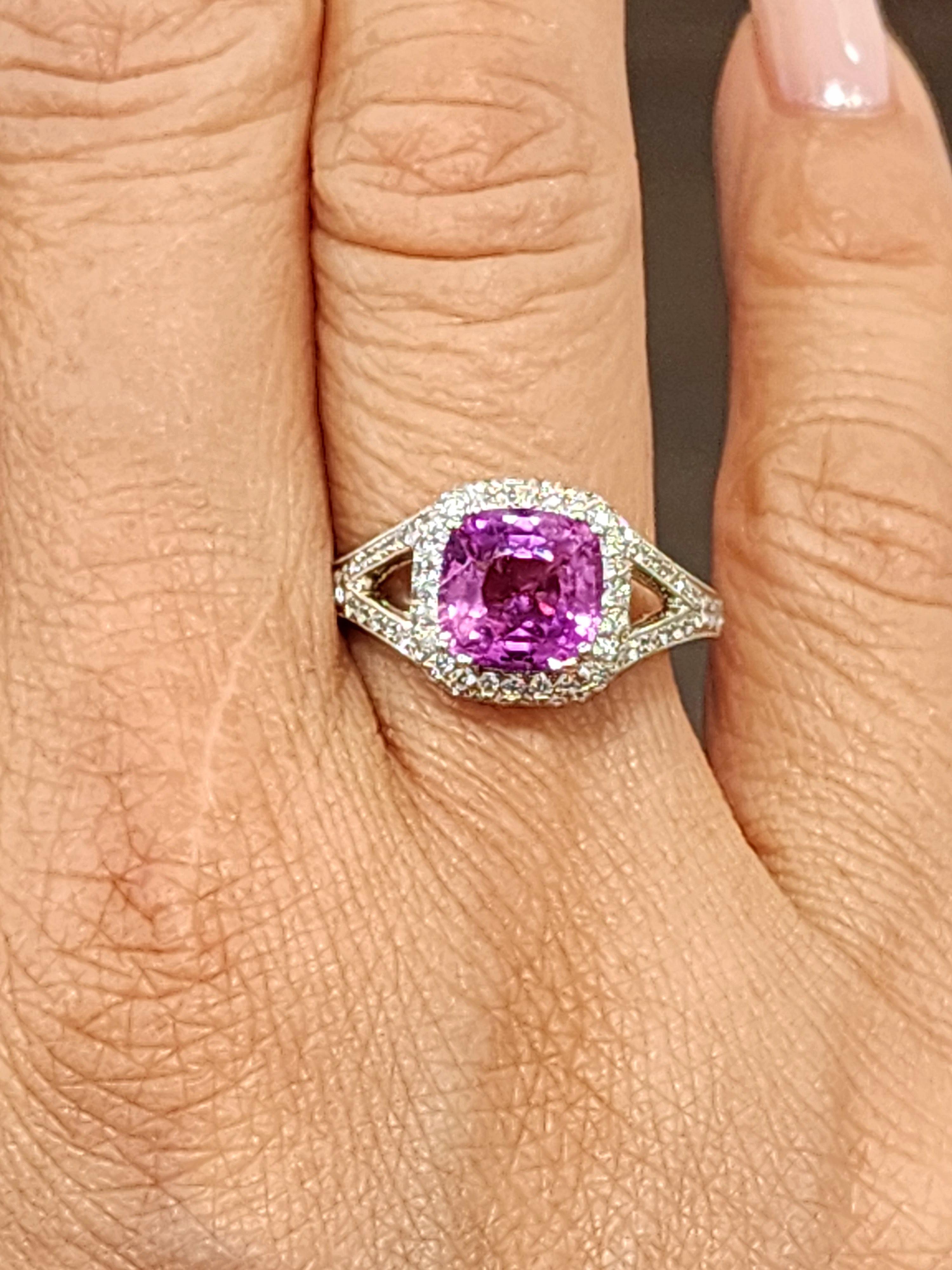 Cushion Cut 3.18 ct Natural Pink Sapphire & Diamond Ring For Sale