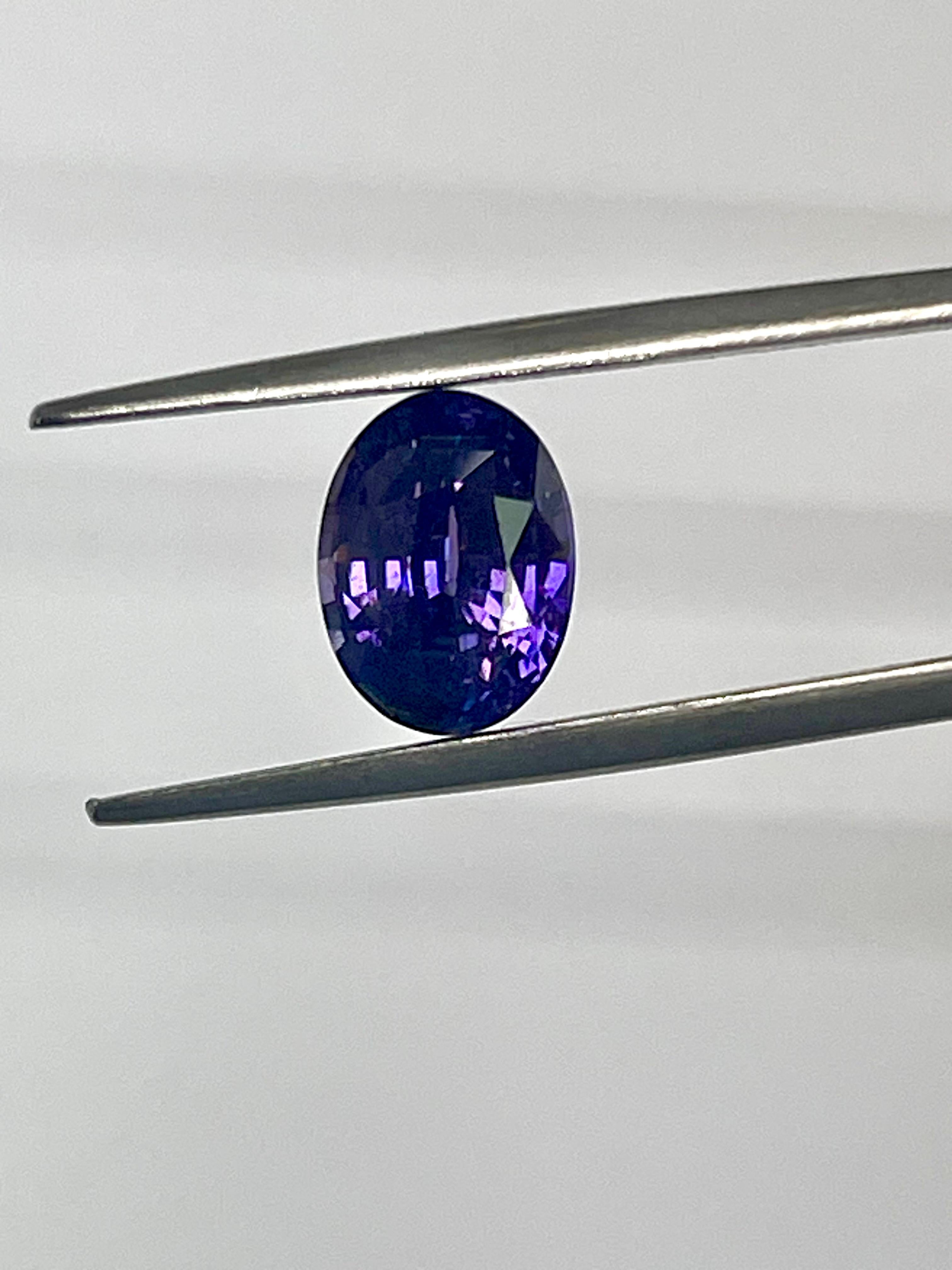 Oval Cut 3.18 Ct Oval Purple Sapphire CDC lab certified  For Sale