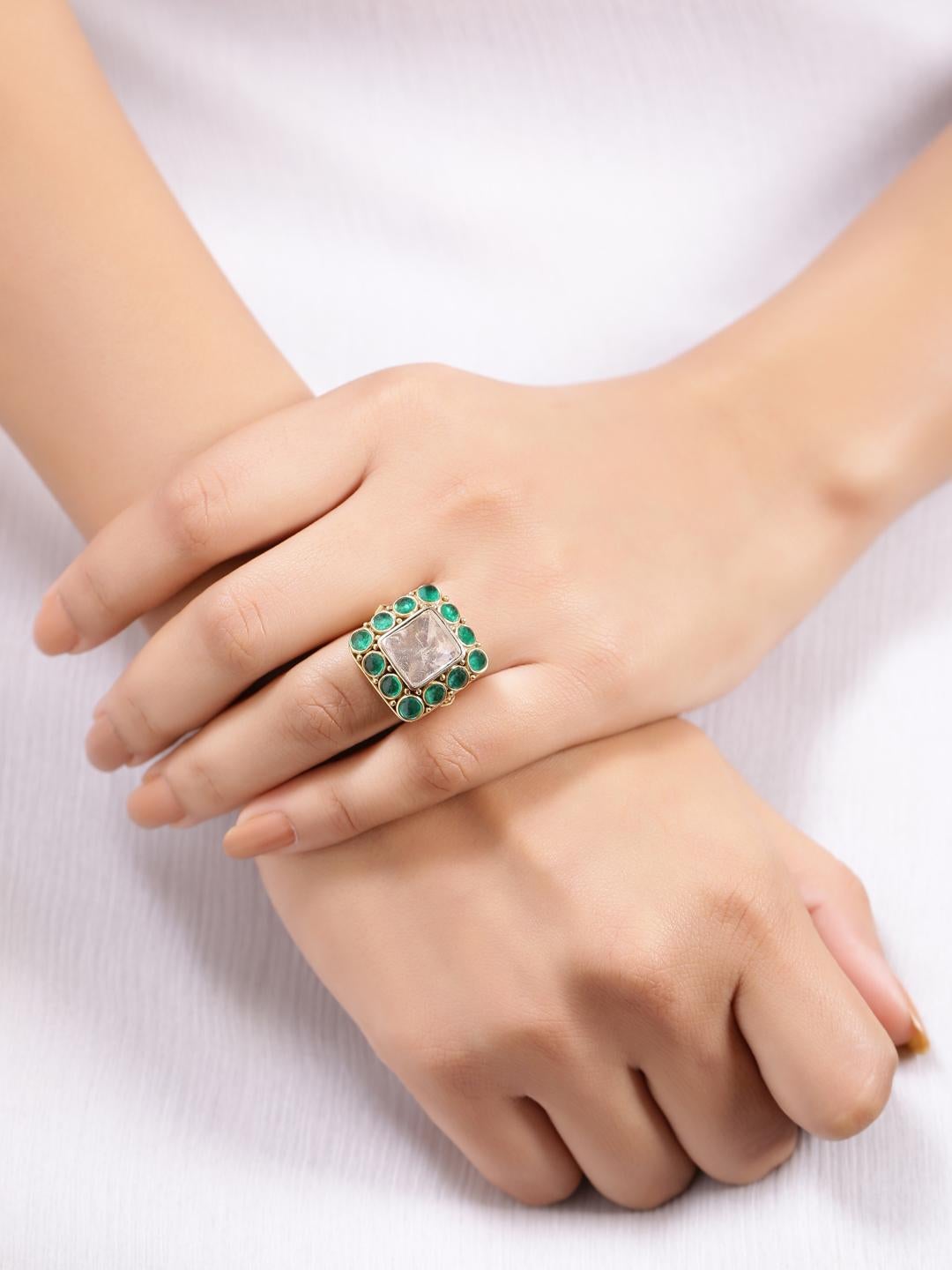 2.24 cts Diamond Rosecut and Emerald Round Cabochon Ring Handcrafted in 18k Gold In New Condition In Jaipur, IN