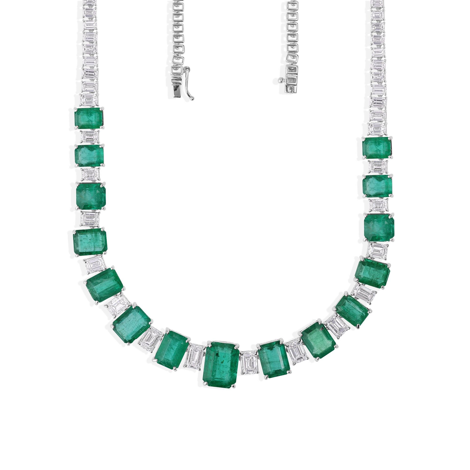 31.83ct Zambian Emeralds 11.30ct Diamonds 18k White Gold Statement Necklace In New Condition For Sale In Diera, Dubai