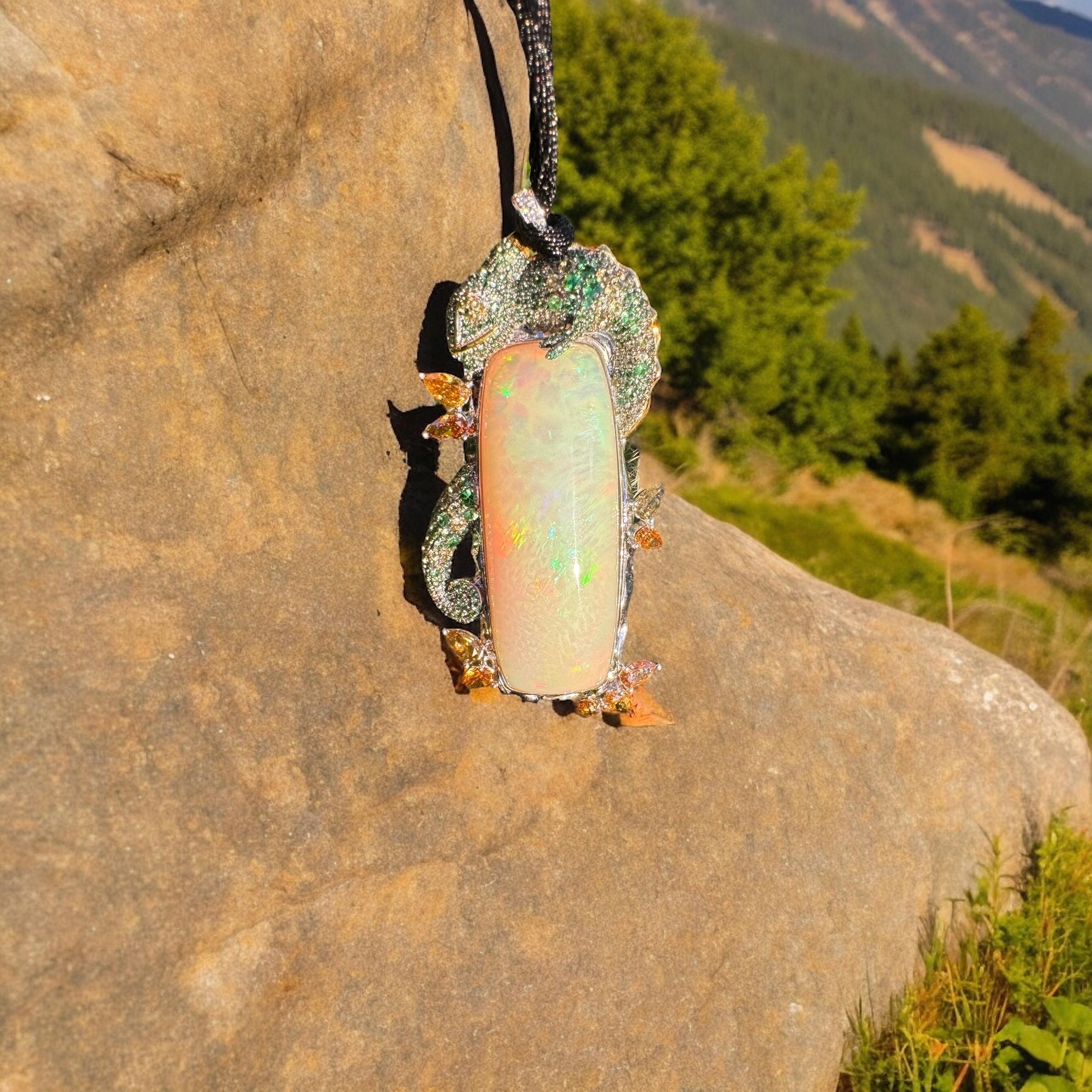 Pendentif Chameleon en opale 31,84 carats avec diamants, saphirs et tsavorites en vente 4