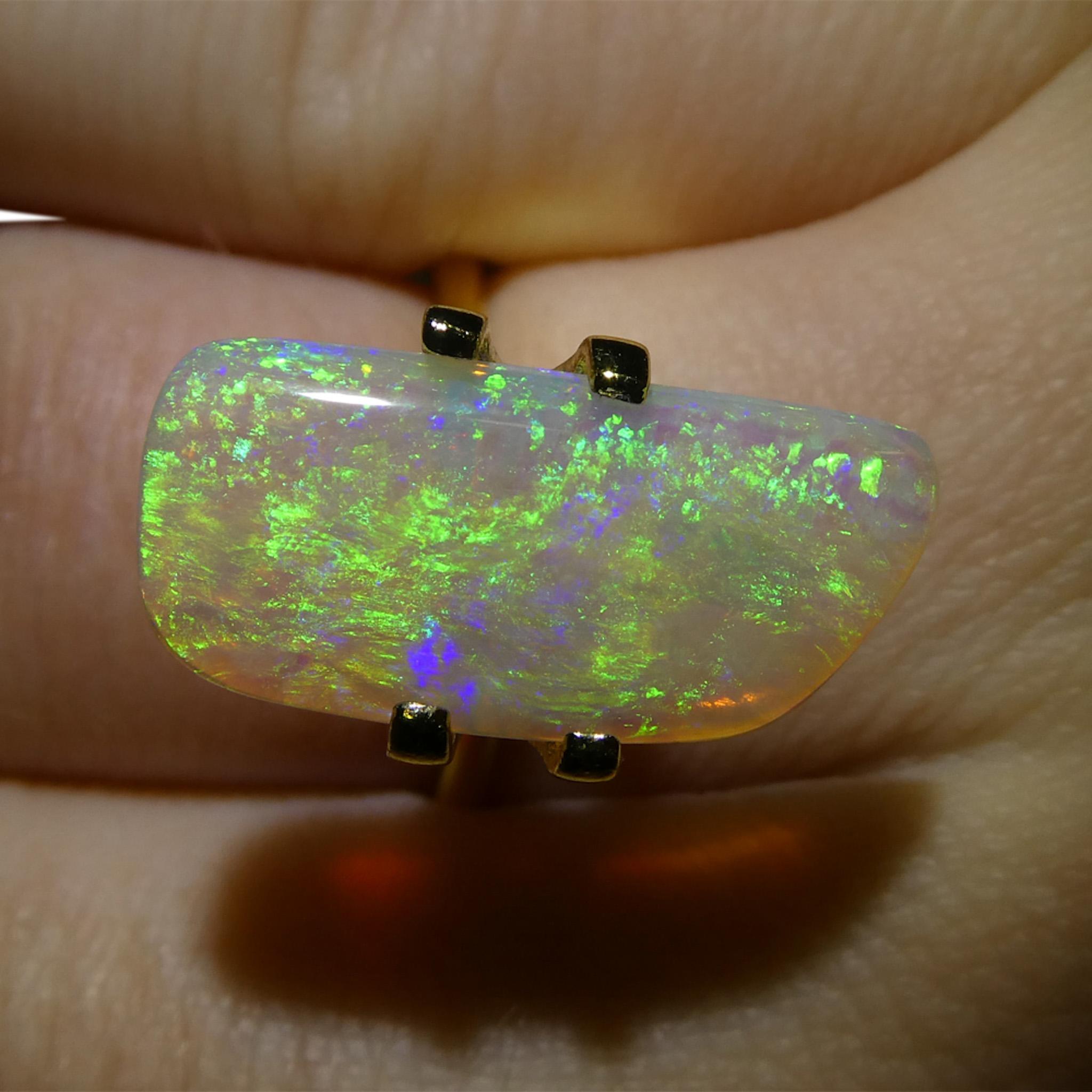 Cabochon Opale bianco cabochon a forma libera di 3.18ct dall'Australia in vendita