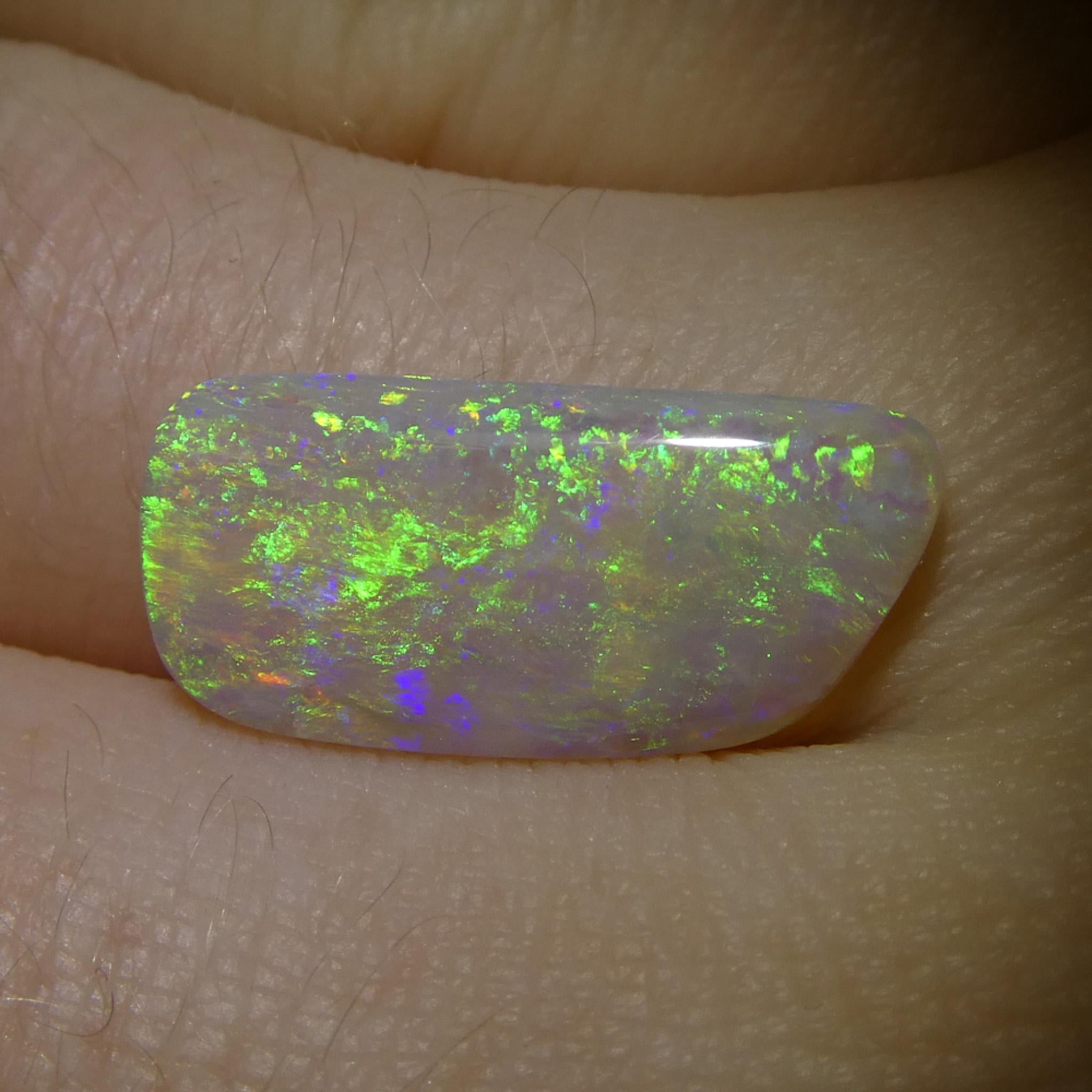 Opale bianco cabochon a forma libera di 3.18ct dall'Australia in vendita 5