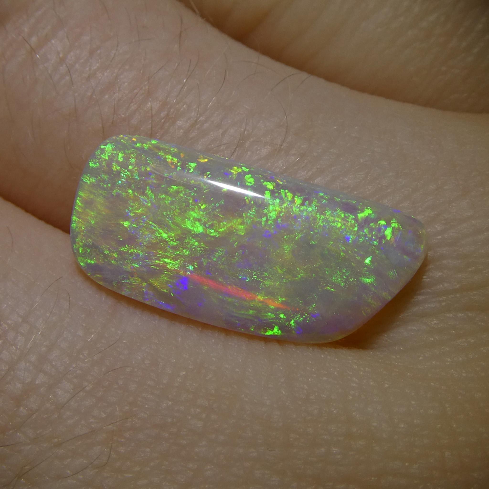 Opale bianco cabochon a forma libera di 3.18ct dall'Australia in vendita 6