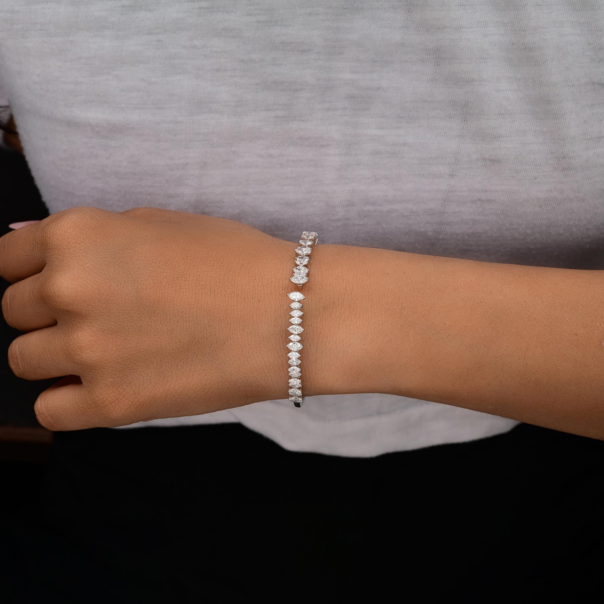Taglio marquise Bracciale aperto impilabile con diamanti taglio marquise da 3,18 carati, oro 18 carati in vendita
