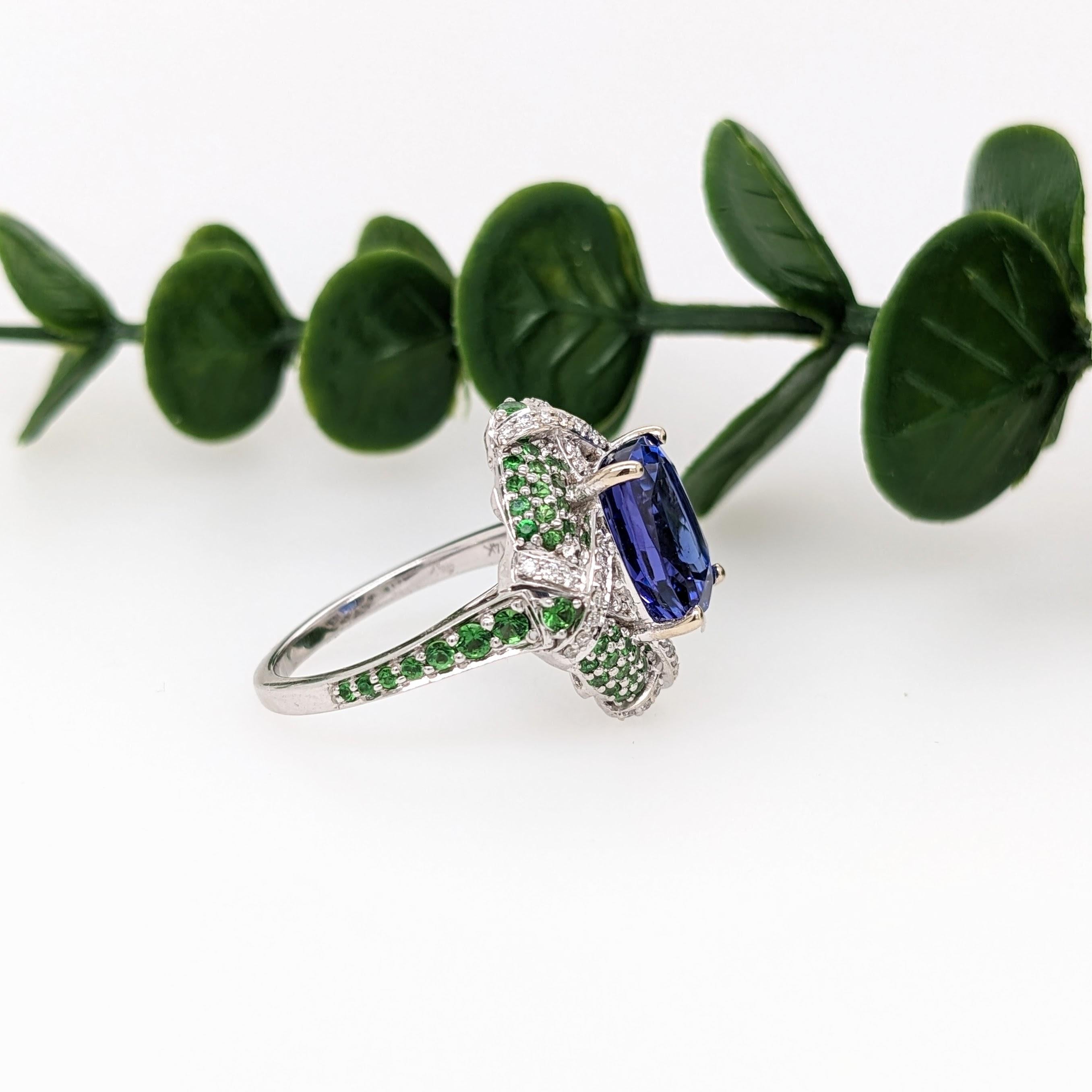 3.18ct Tanzanite w Diamond & Tsavorite Accents in 14K Solid Gold Cushion 10x8mm In New Condition For Sale In Columbus, OH