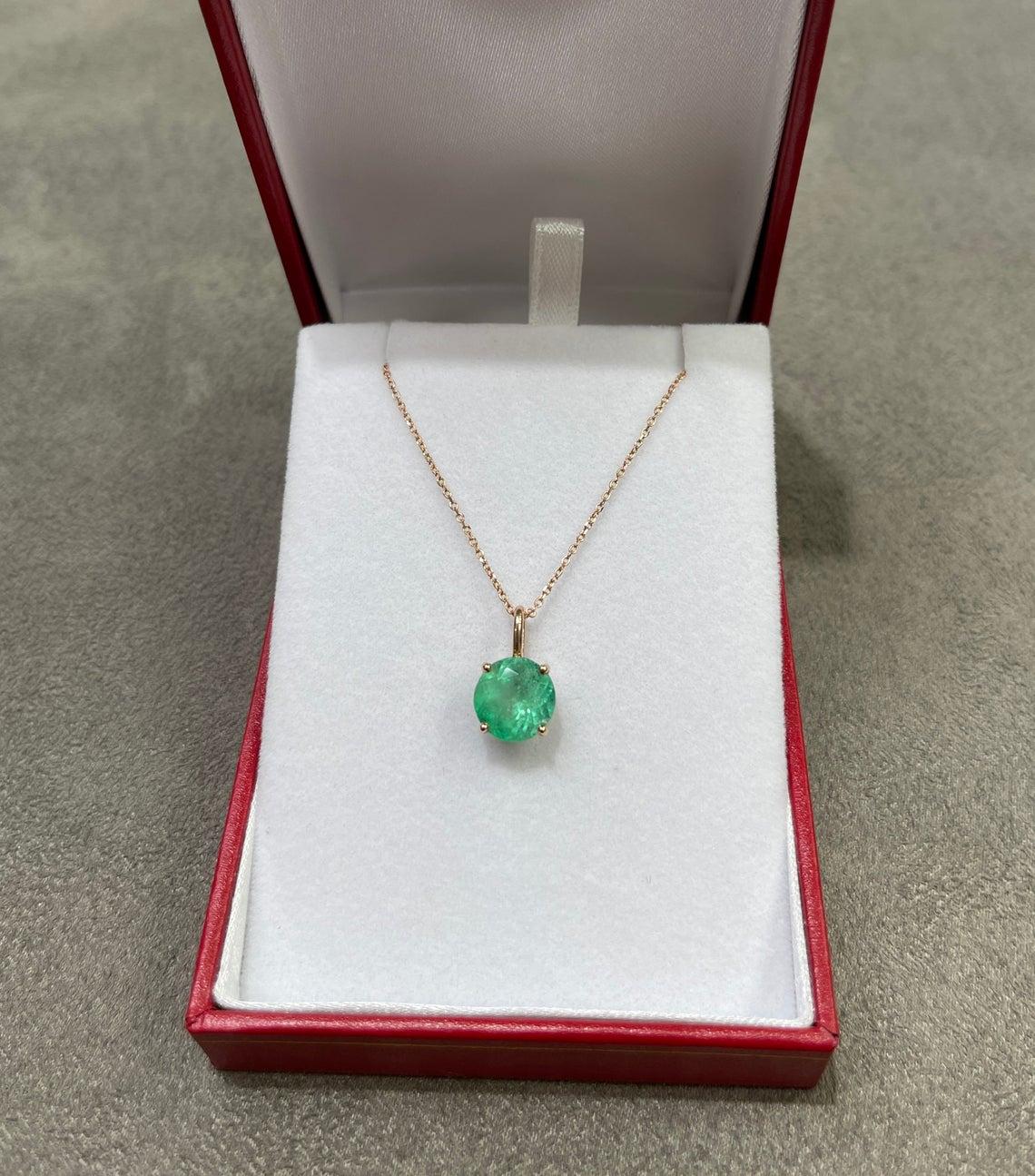 Moderne 3.19-Carat 14K Colombian Emerald Solitaire Round Cut Rose Gold Pendentif en vente