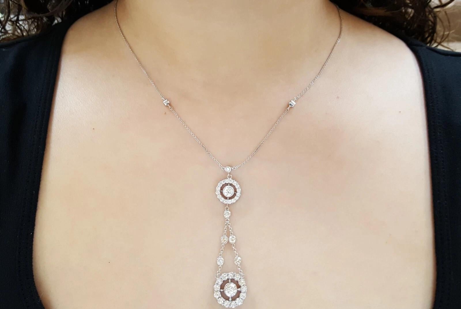 Contemporaneo Collana in oro bianco 14 carati con diamanti a goccia Y da 3,19 carati in vendita