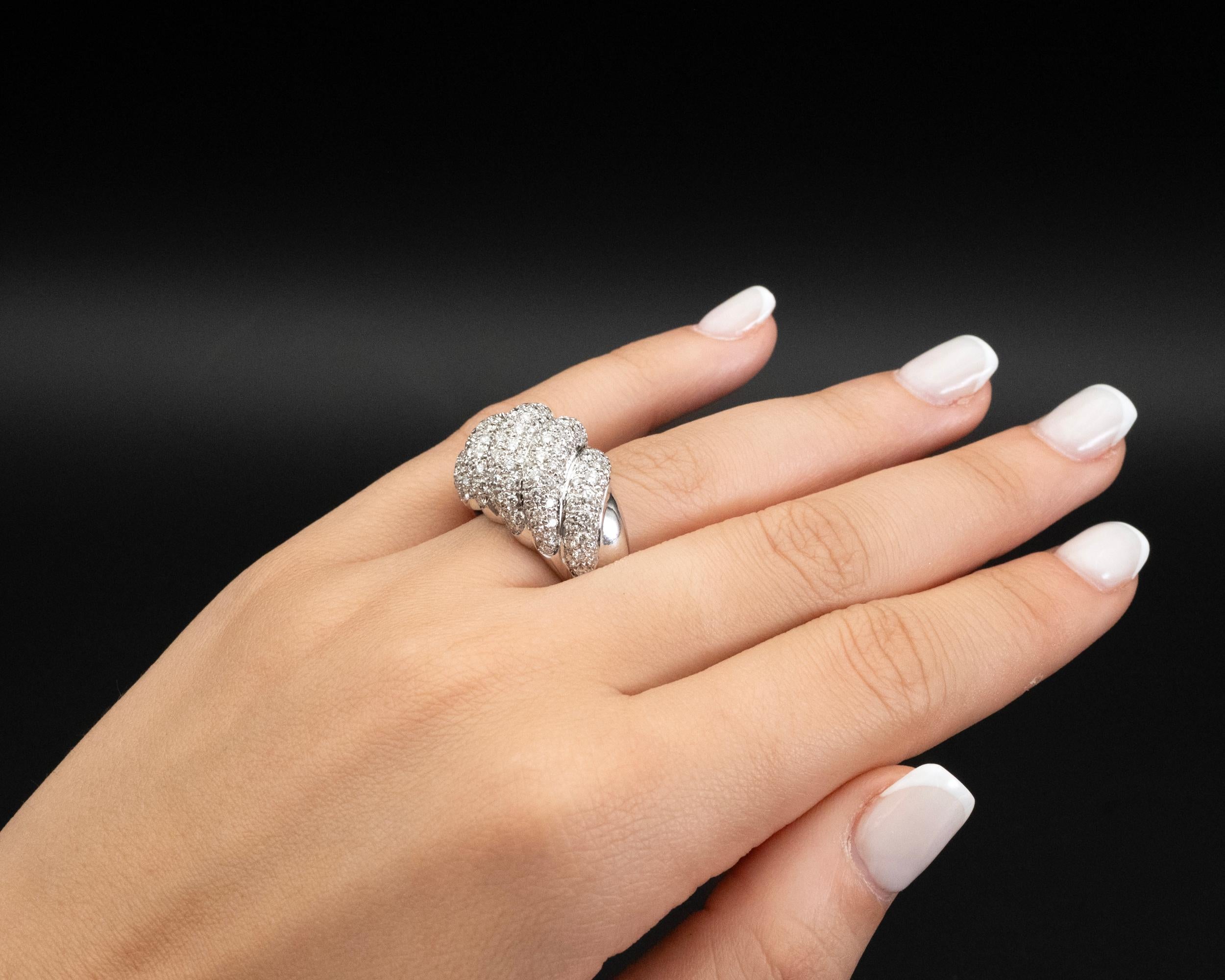 3.19 Carat Diamond Pavé Dome Ring in 18K White Gold with Godron Design In New Condition For Sale In Monte Carlo, MC