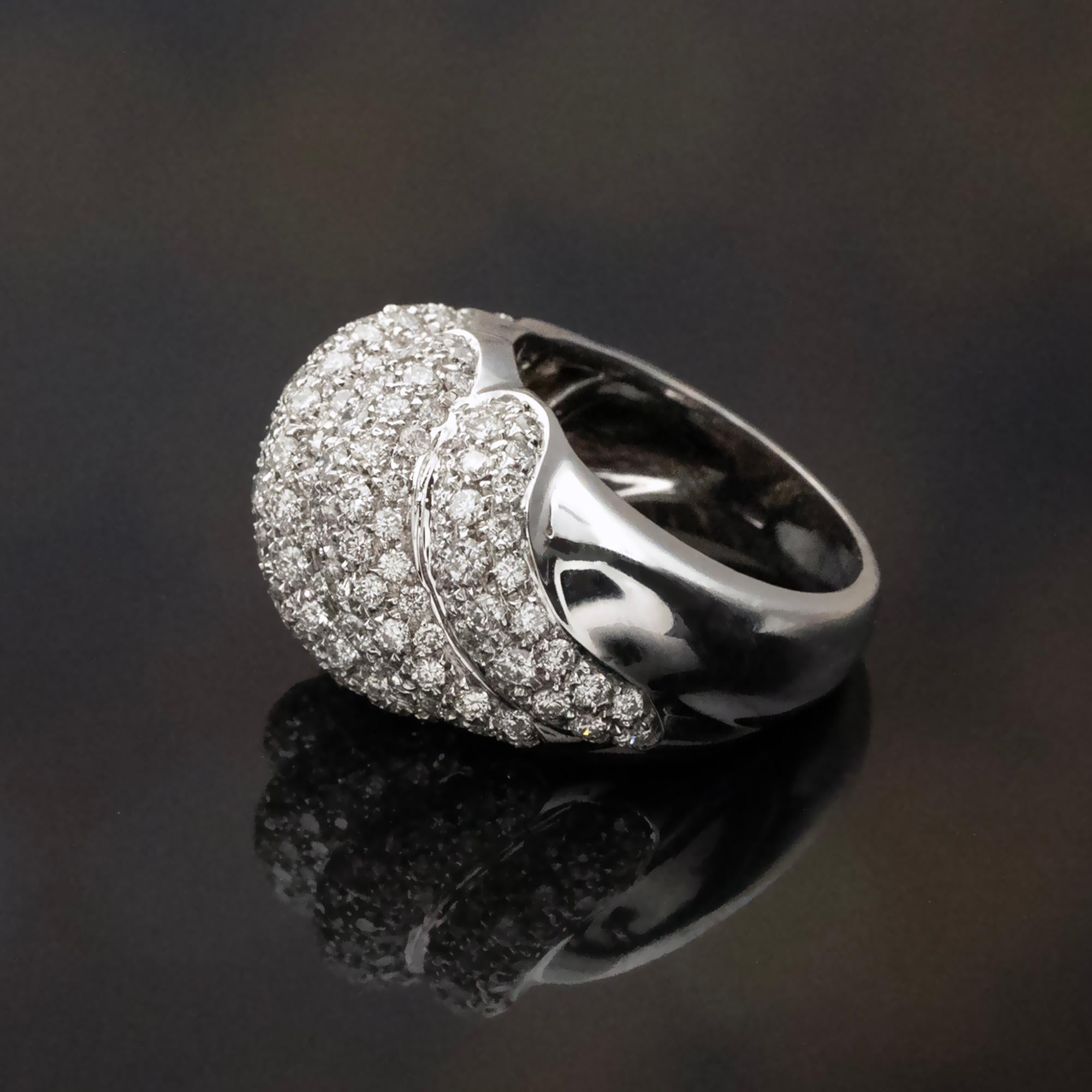 3.19 Carat Diamond Pavé Dome Ring in 18K White Gold with Godron Design For Sale 2