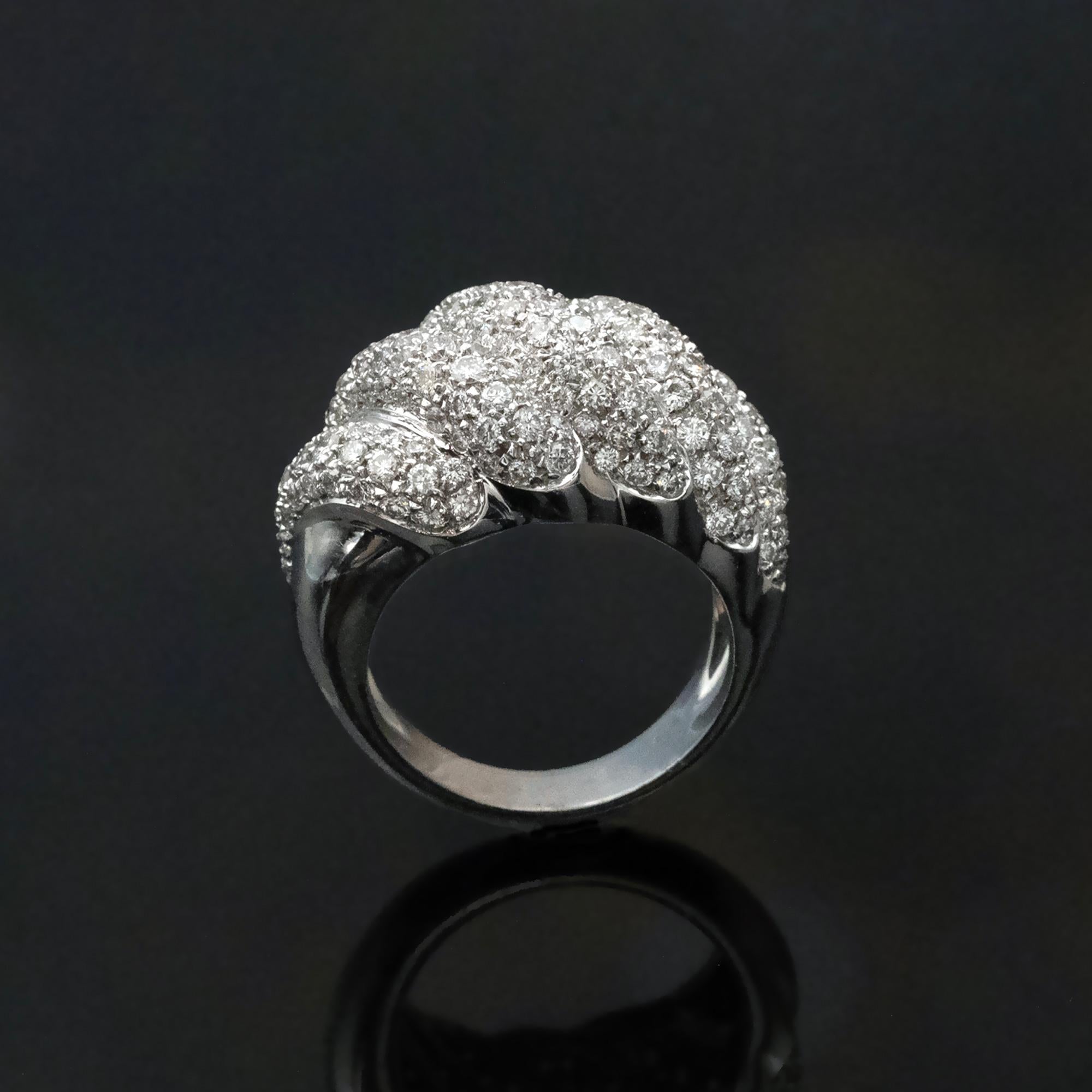 3.19 Carat Diamond Pavé Dome Ring in 18K White Gold with Godron Design For Sale 3
