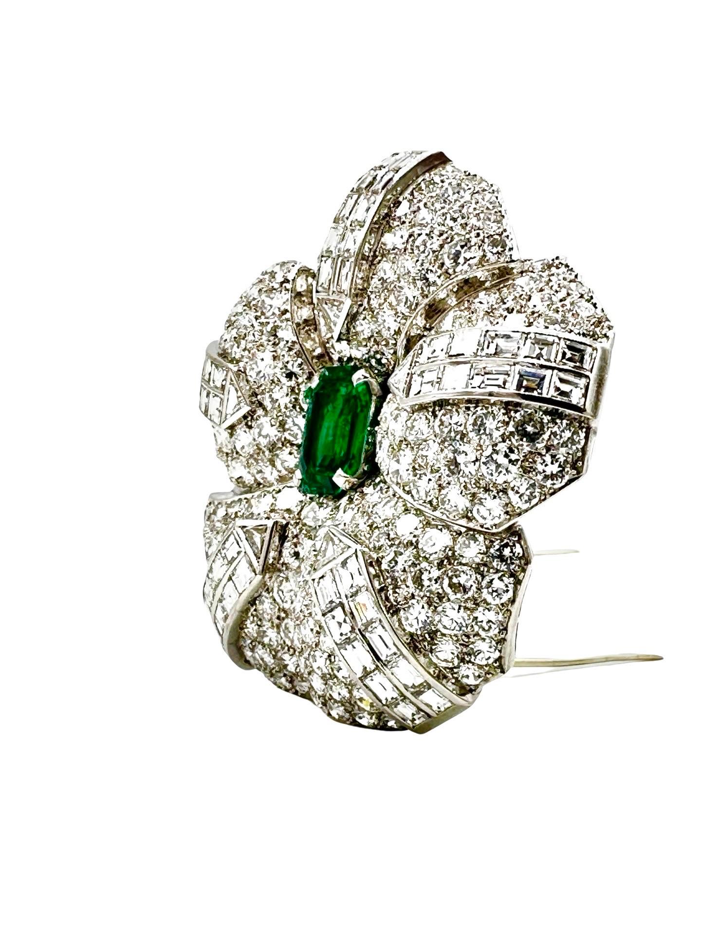 3.19 Carat Emerald & 15.45 Carats in Diamond Platinum Brooch For Sale 2