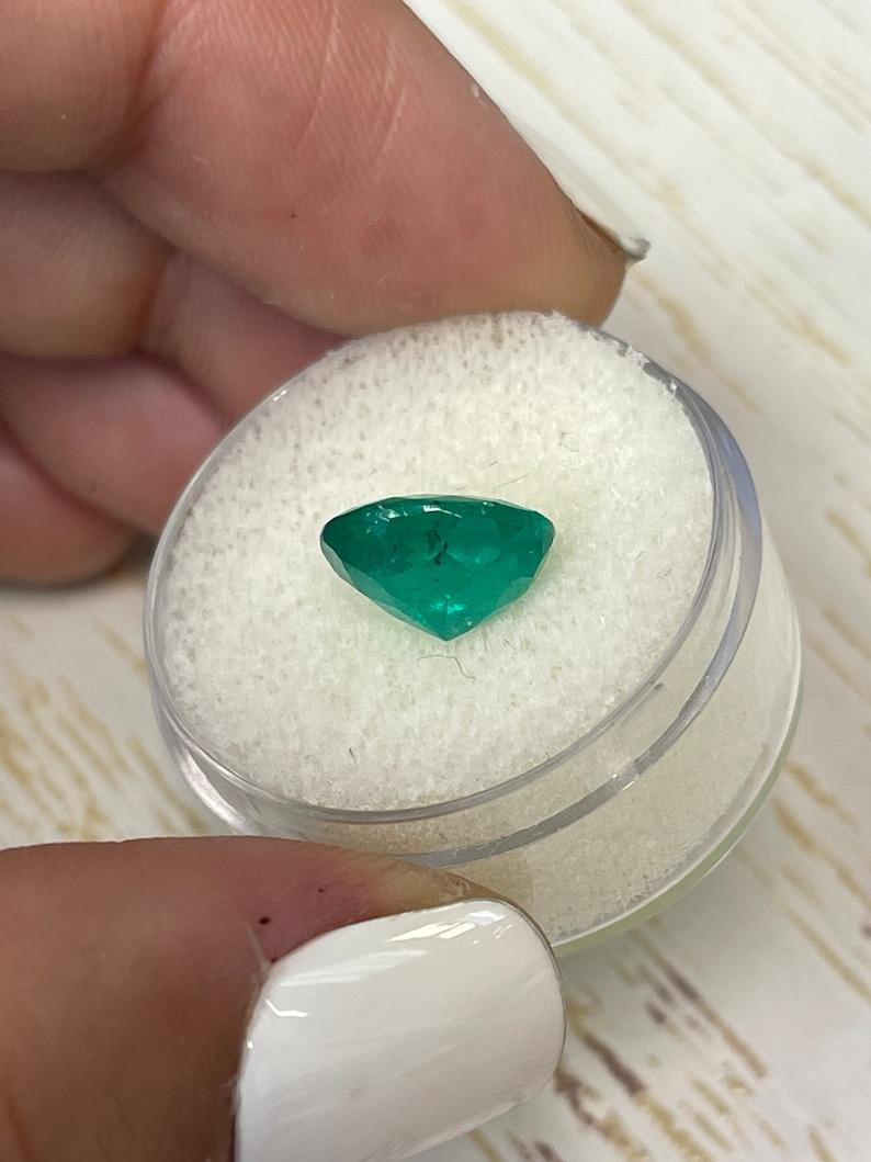 3.19 Quilates Esmeralda Verde Colombiana Muzo Talla Oval - Gema Natal de Mayo en venta 1