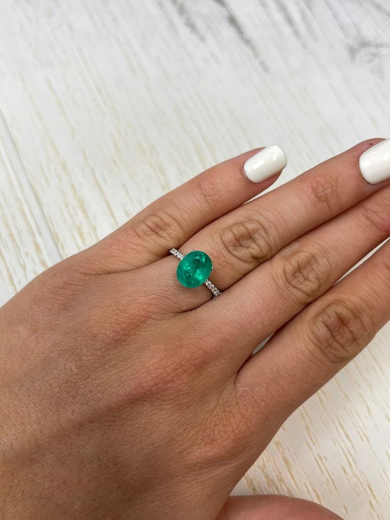 3.19 Quilates Esmeralda Verde Colombiana Muzo Talla Oval - Gema Natal de Mayo en venta 2