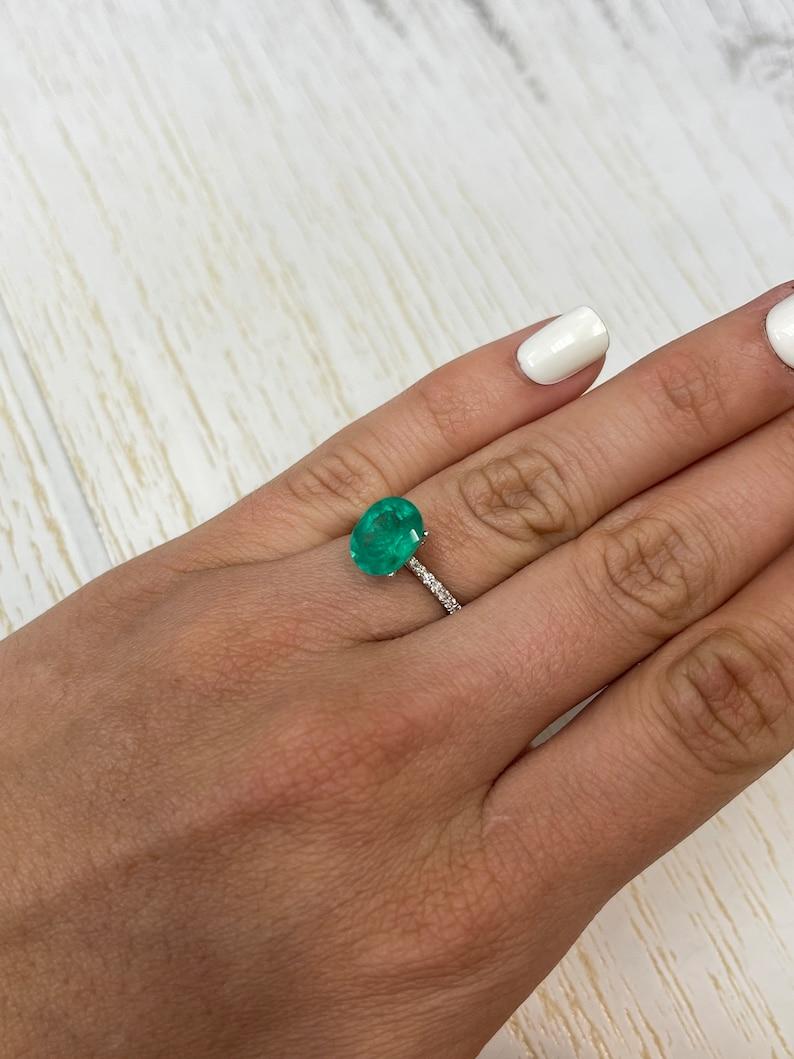 3.19 Quilates Esmeralda Verde Colombiana Muzo Talla Oval - Gema Natal de Mayo en venta 3