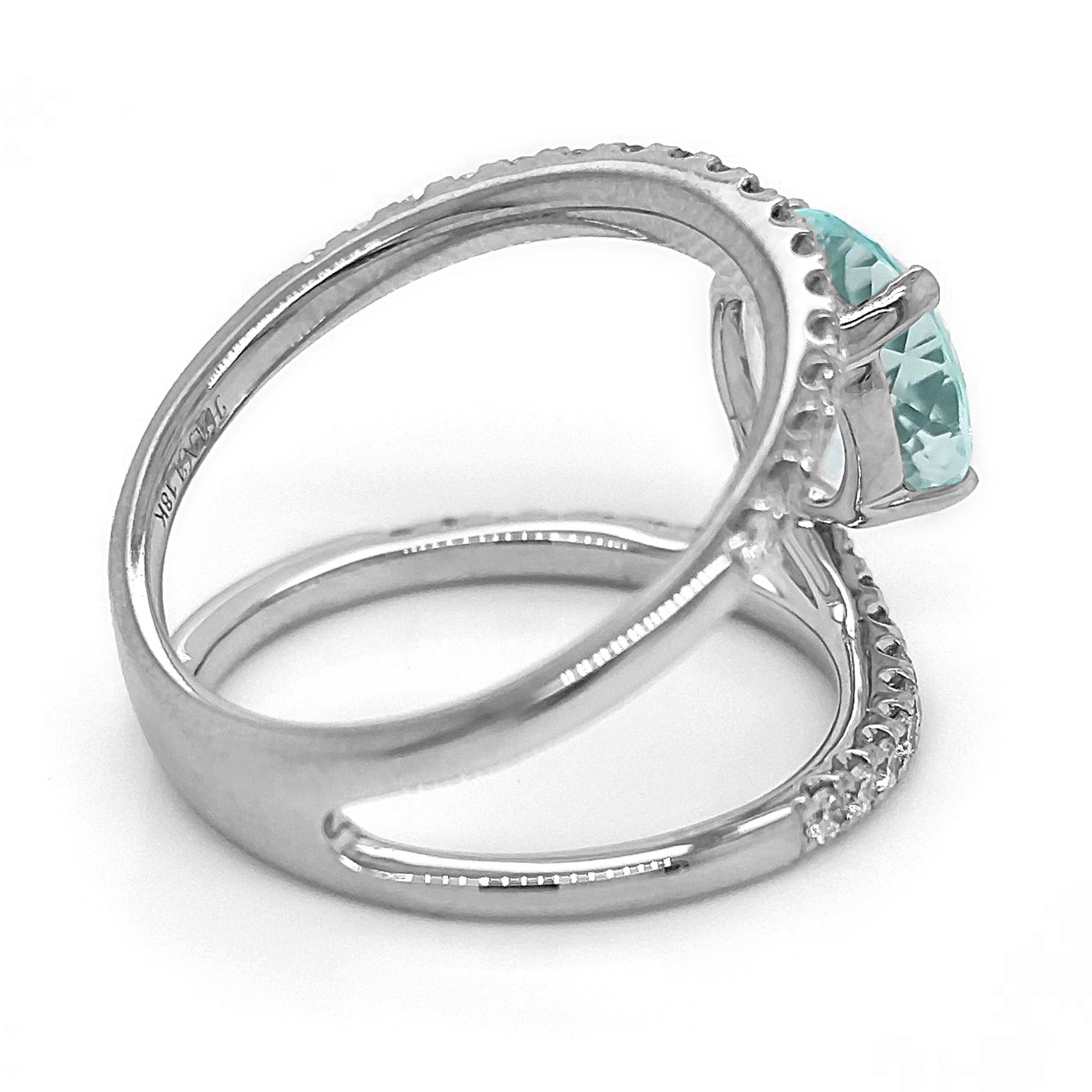 1  Gemma PARAIBA TOURMALINE: 2,61 Carati
10 Diamanti rotondi bianchi: 0,06 Carati
34 diamanti tondi bianchi: 0,52 Carati
Metallo: Oro bianco 18 carati, 5,30 grammi
