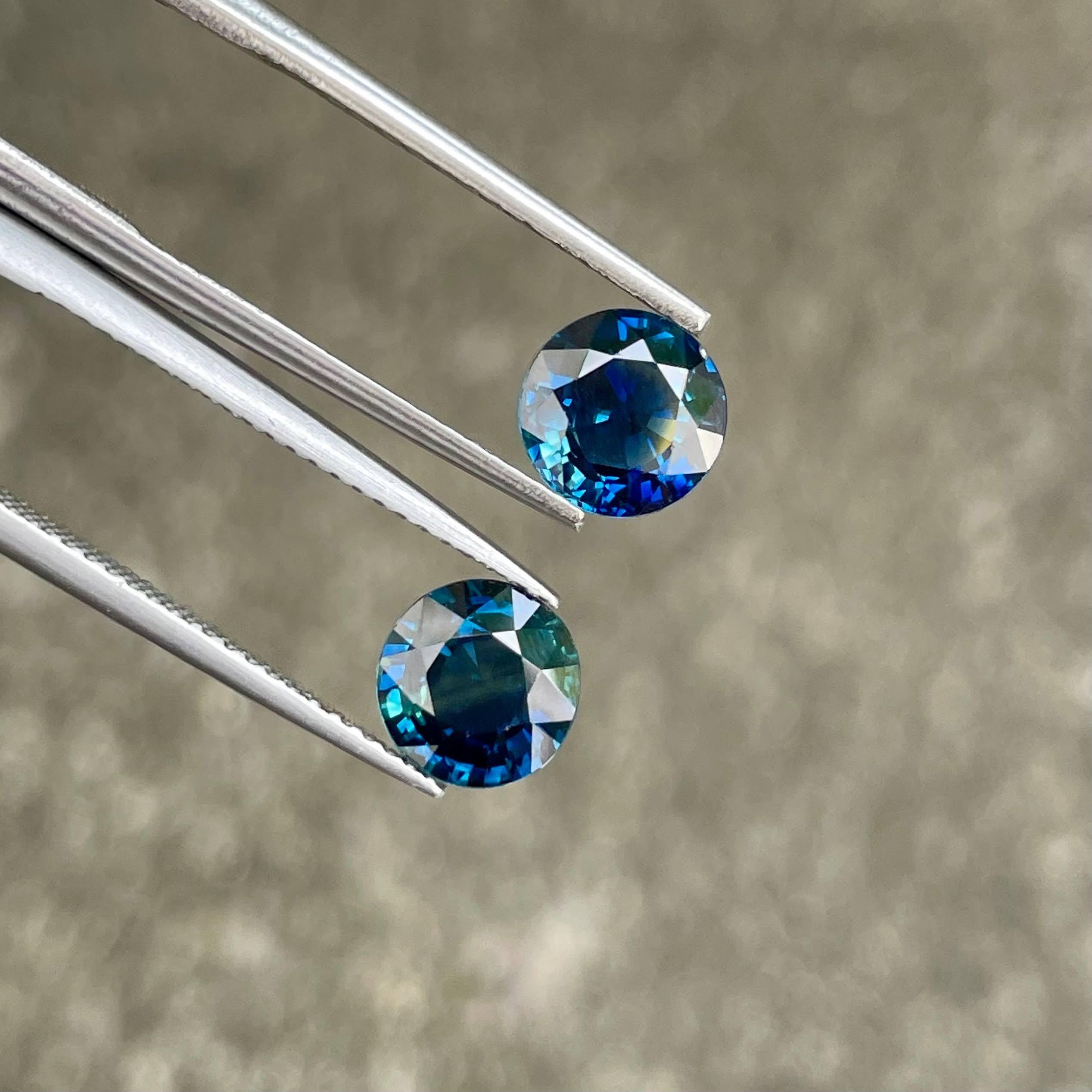 3.19 carats Teal Blue Sapphire Pair Round Cut Natural Madagascar's Gemstone In New Condition For Sale In Bangkok, TH