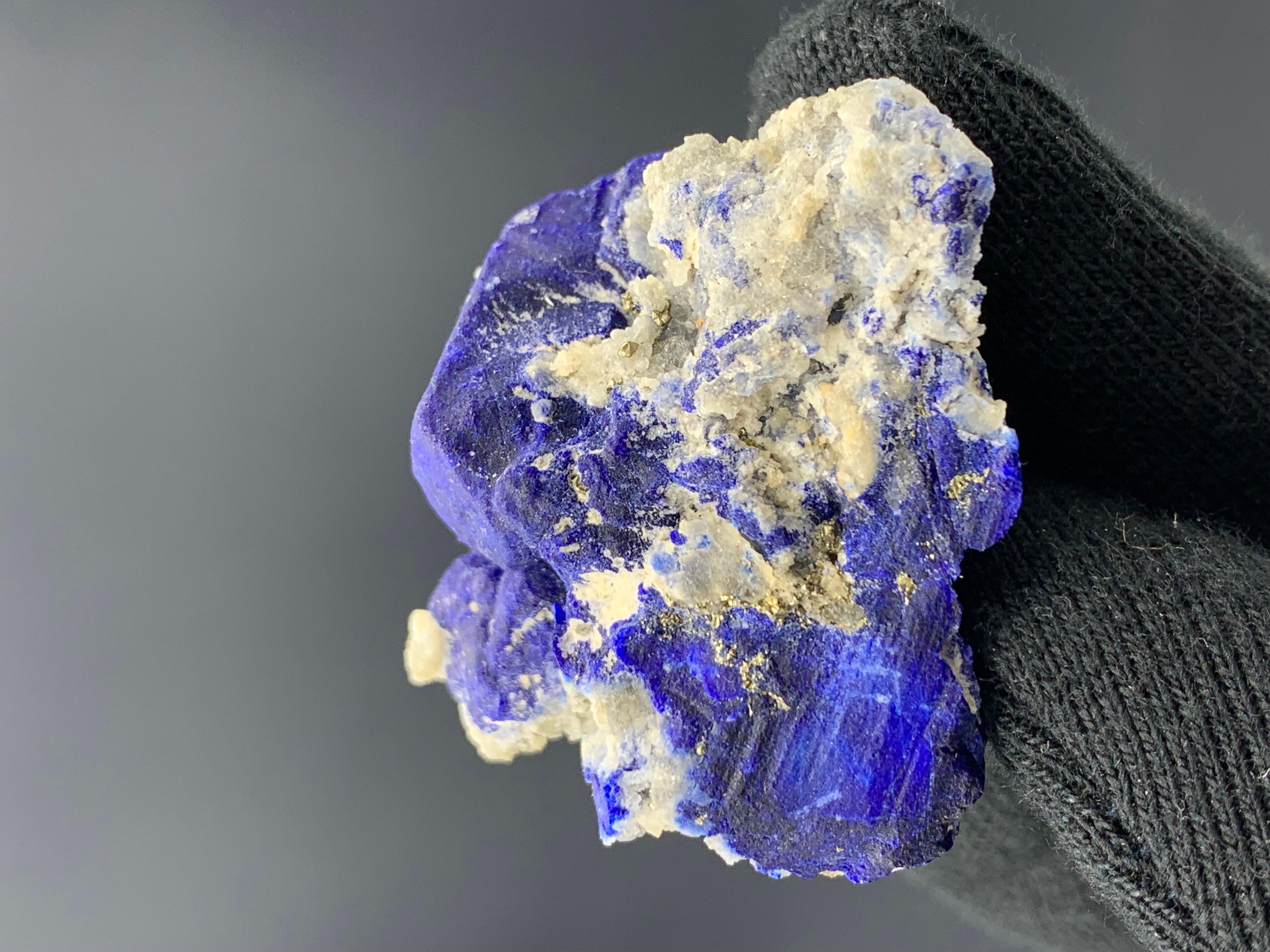 31.91 Gram Beautiful Lazurite Specimen From Badakhshan, Afghanistan  In Good Condition For Sale In Peshawar, PK