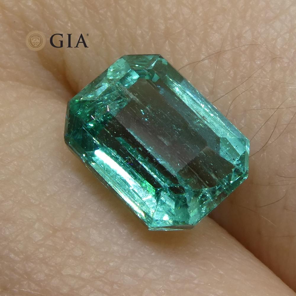 3.1ct Octagonal/Emerald Cut Emerald GIA Certified Zambian In New Condition For Sale In Toronto, Ontario