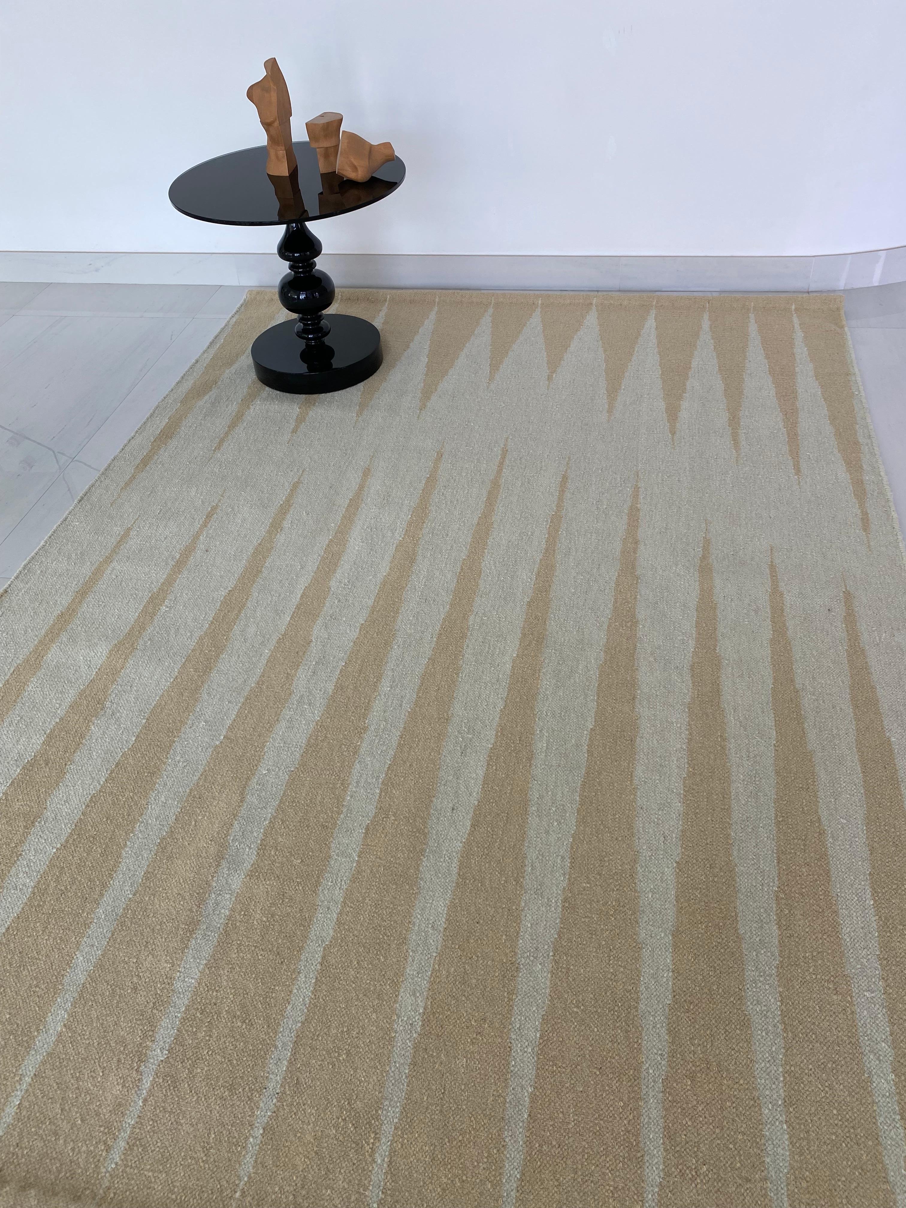  Teppich Beige Wolle Dhurrie Modern Geometrisch Neutral  Braune Erde  handgefertigter Teppich (Indisch) im Angebot